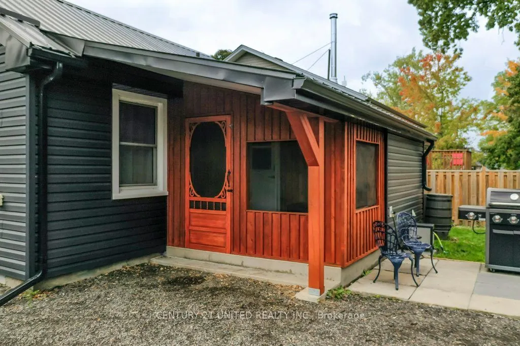 46 Simcoe Street