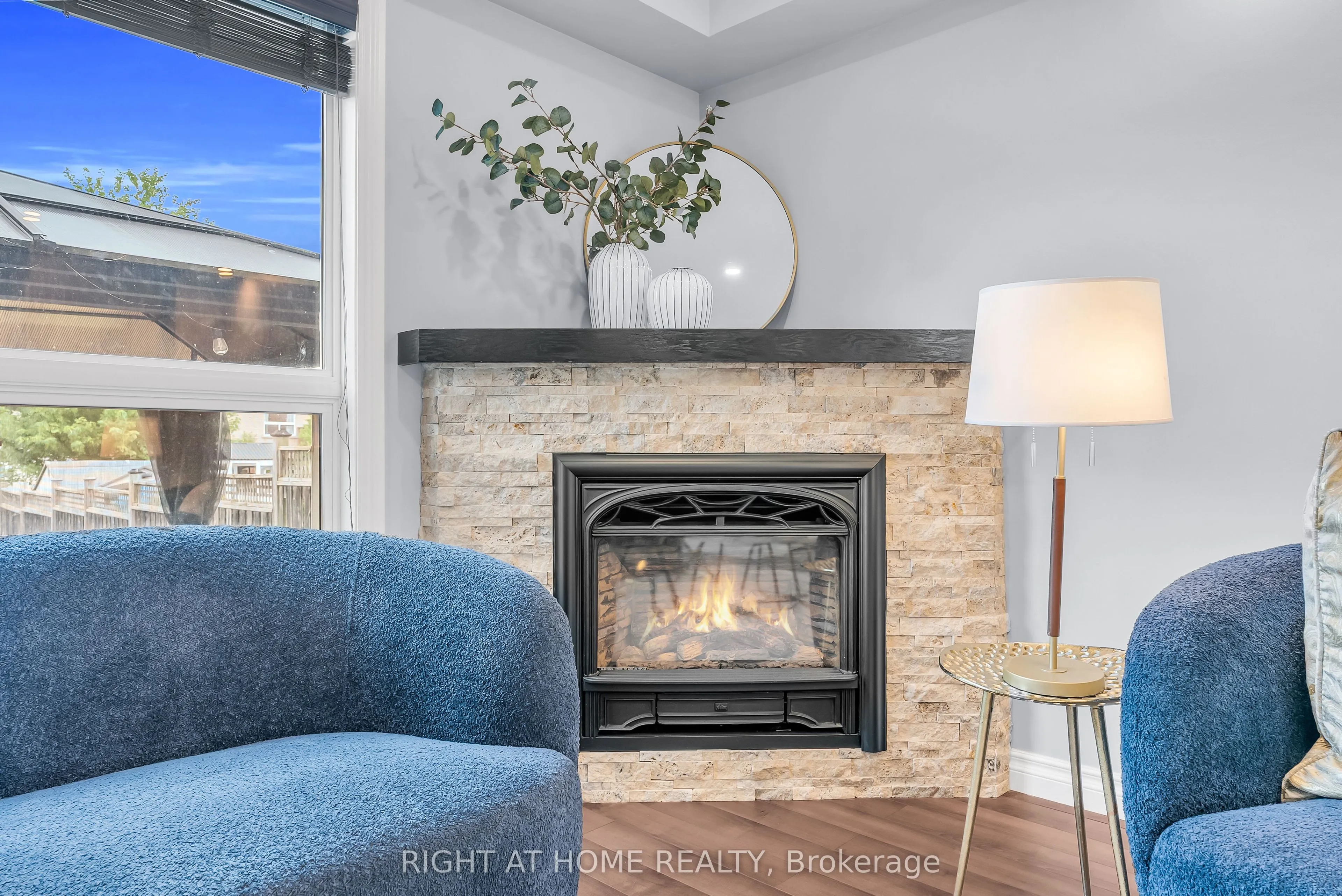 25 Stoneglen Way