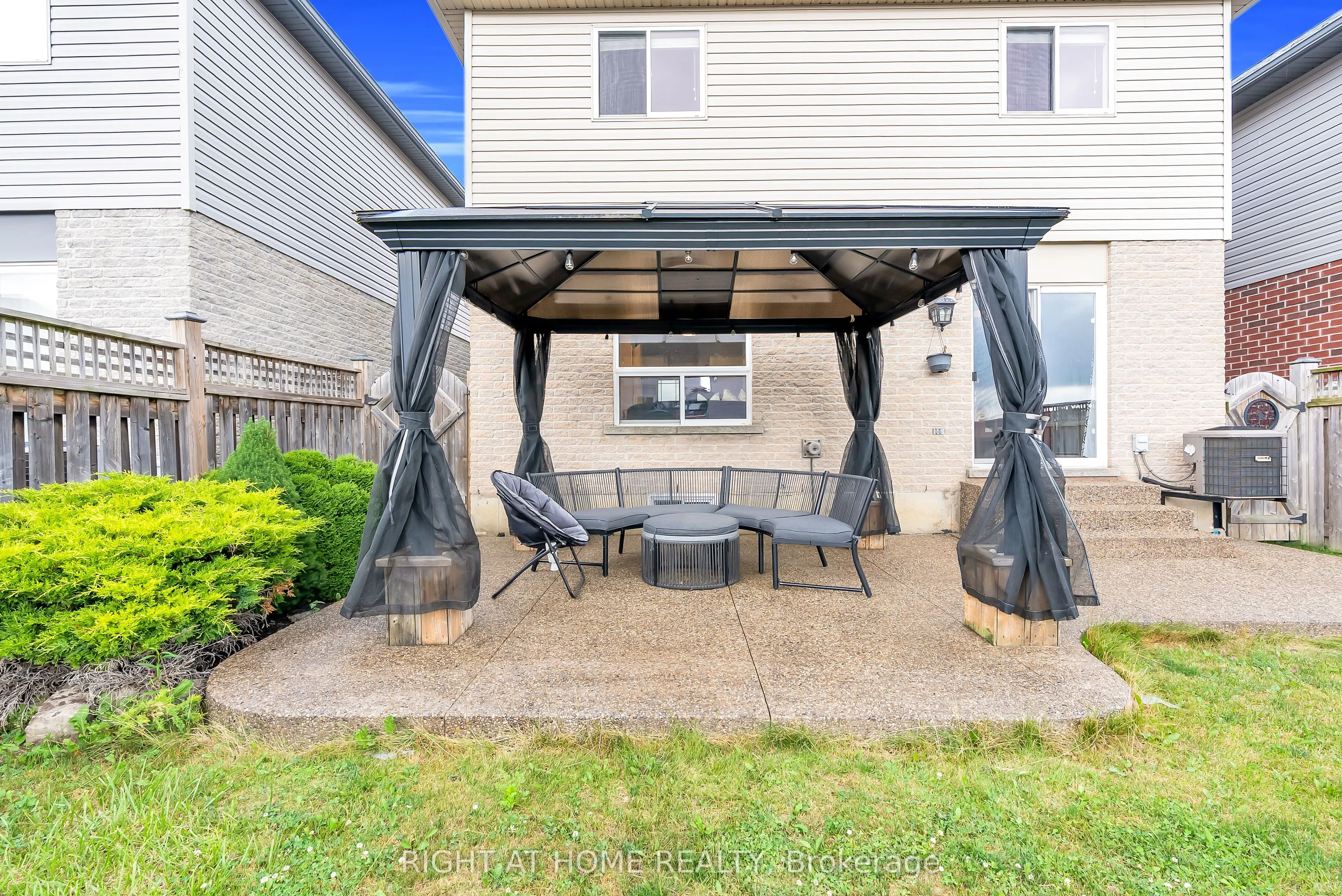 25 Stoneglen Way