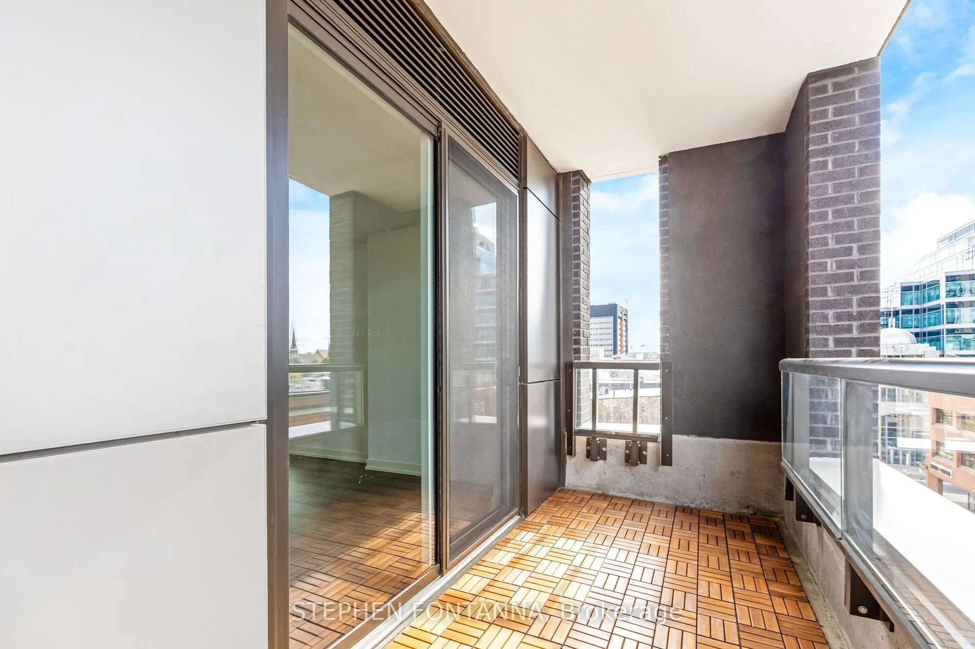 55 Duke Street W, #320