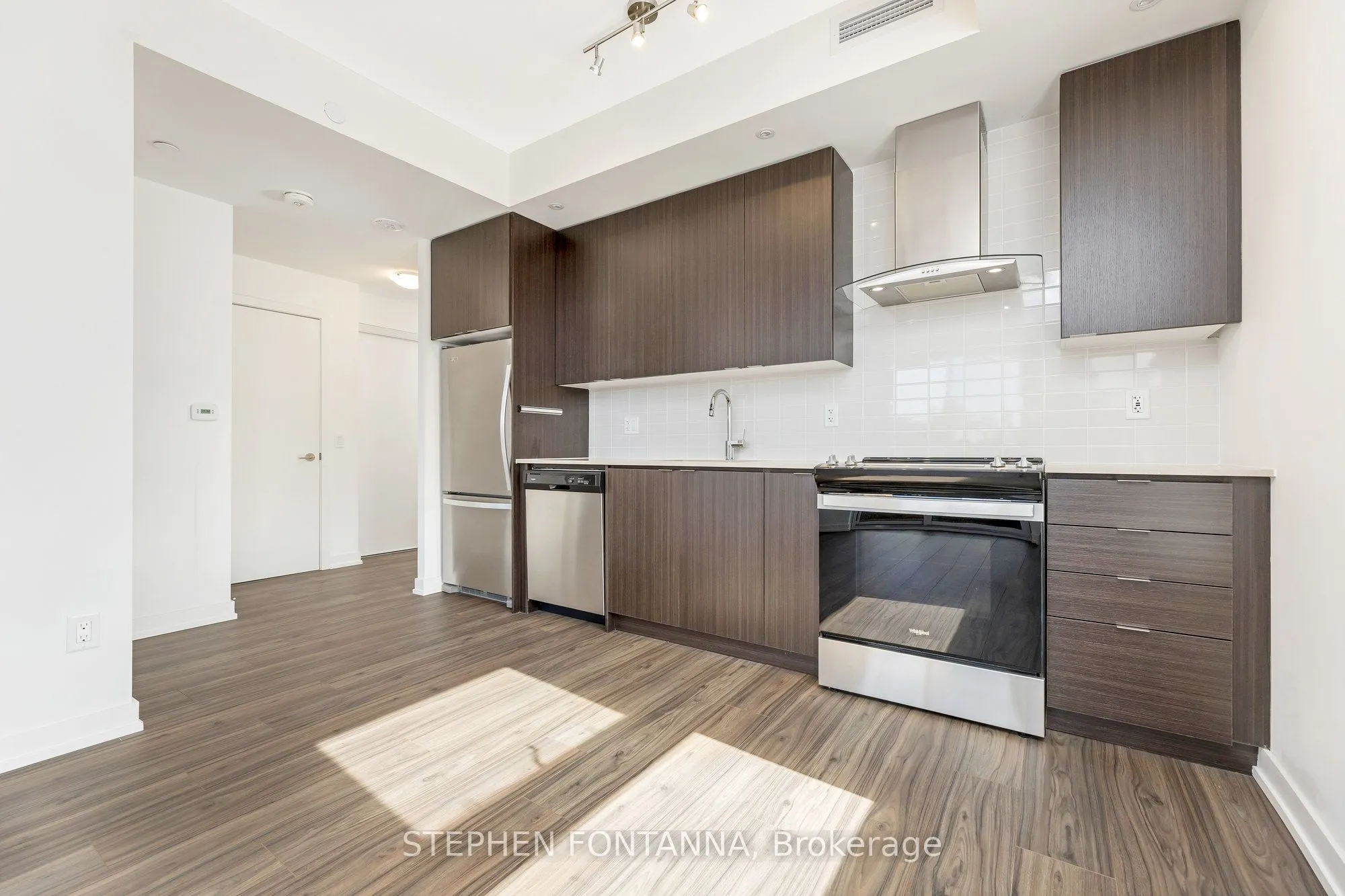 55 Duke Street W, #320