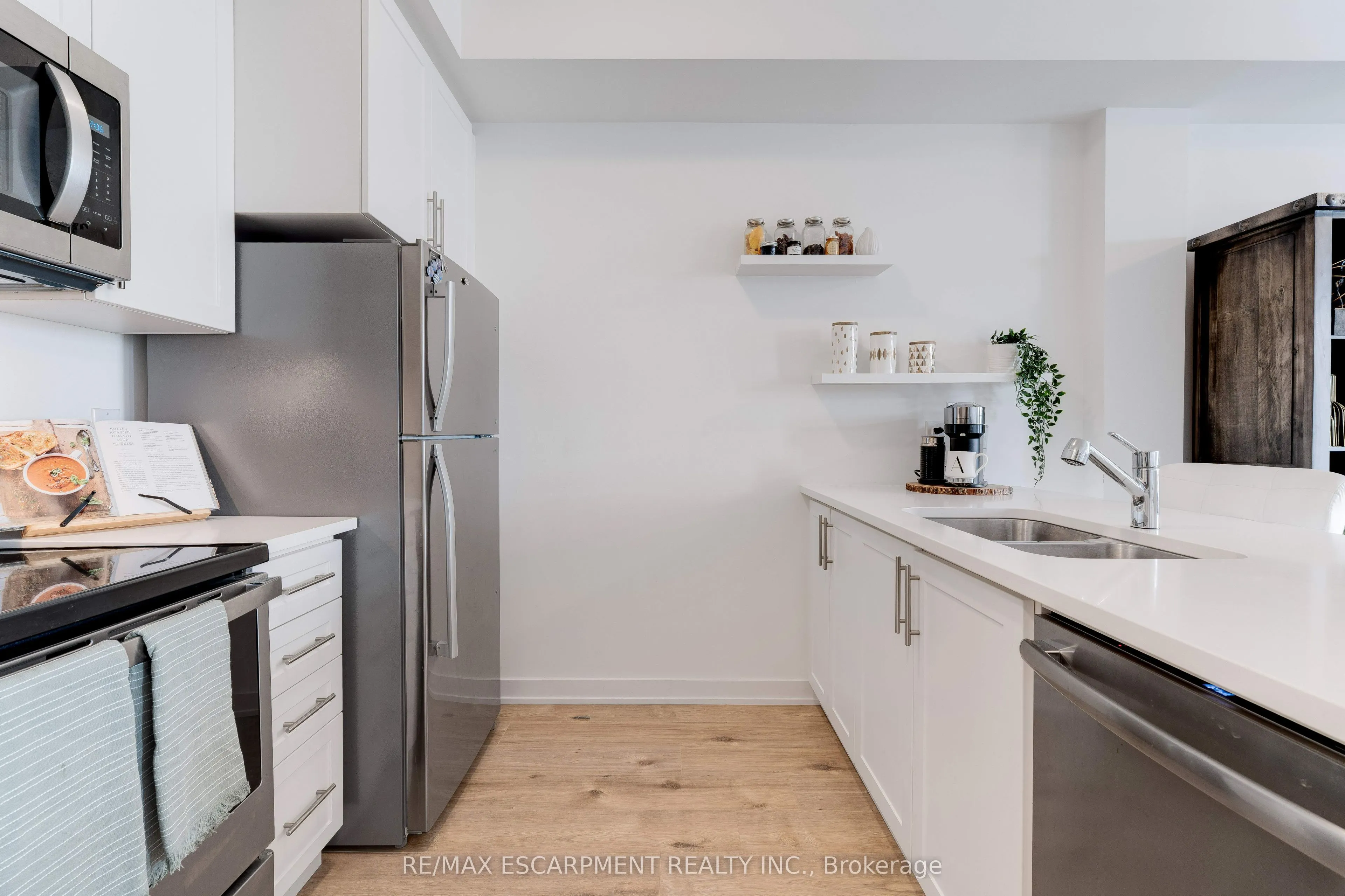 590 North Service Road, #46