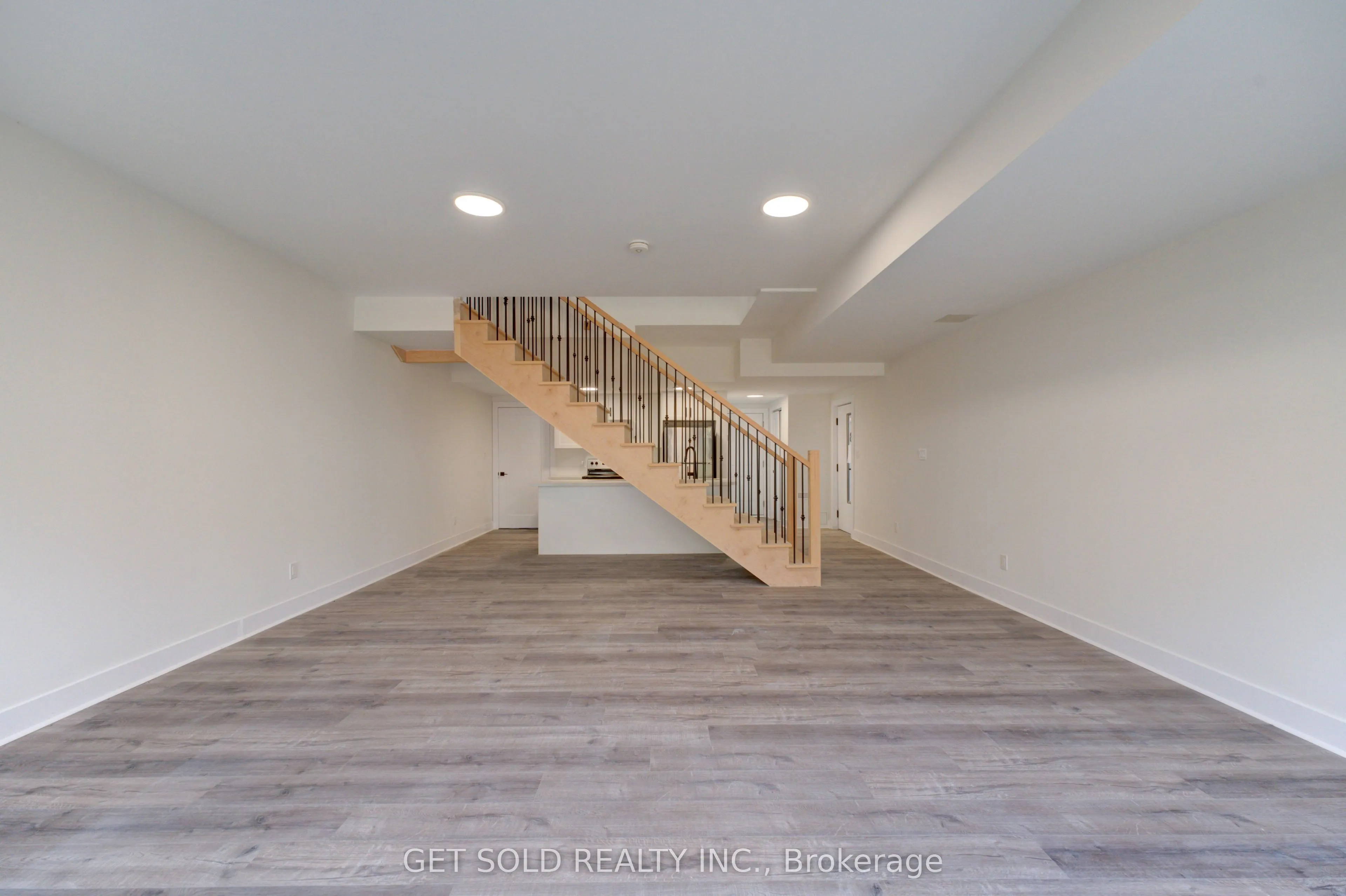 6701 Thorold Stone Road, #3