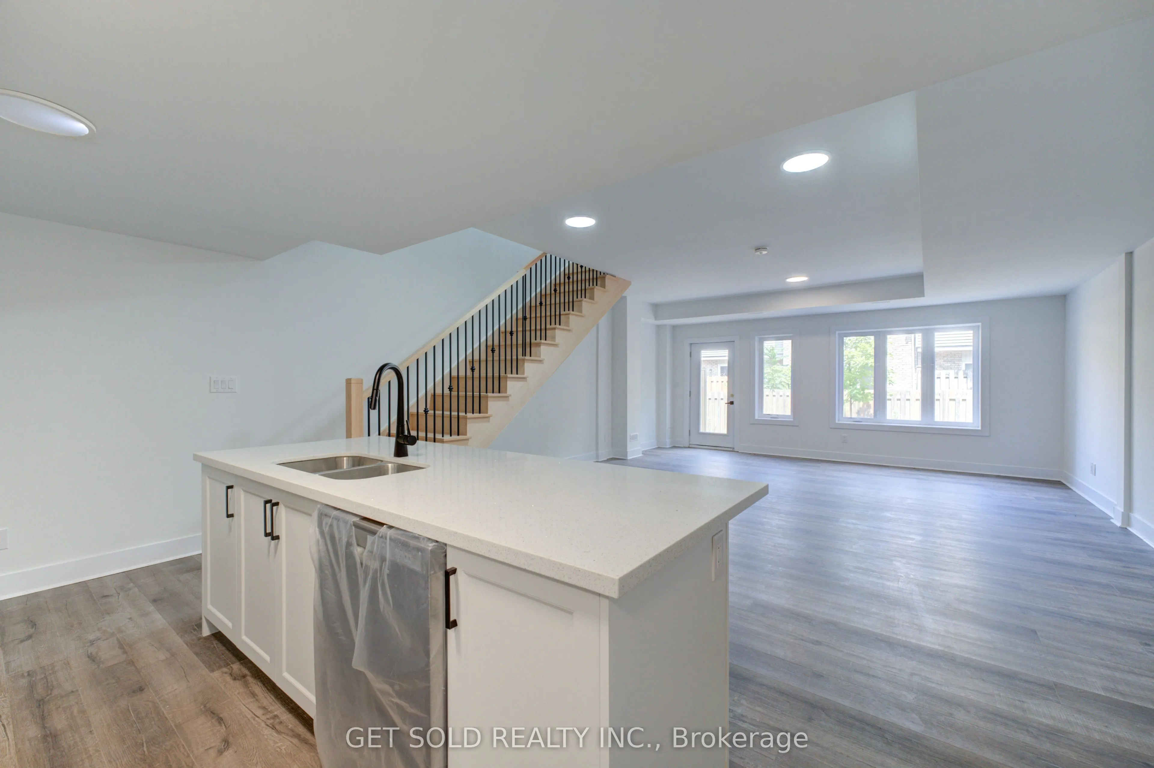 6701 Thorold Stone Road, #4