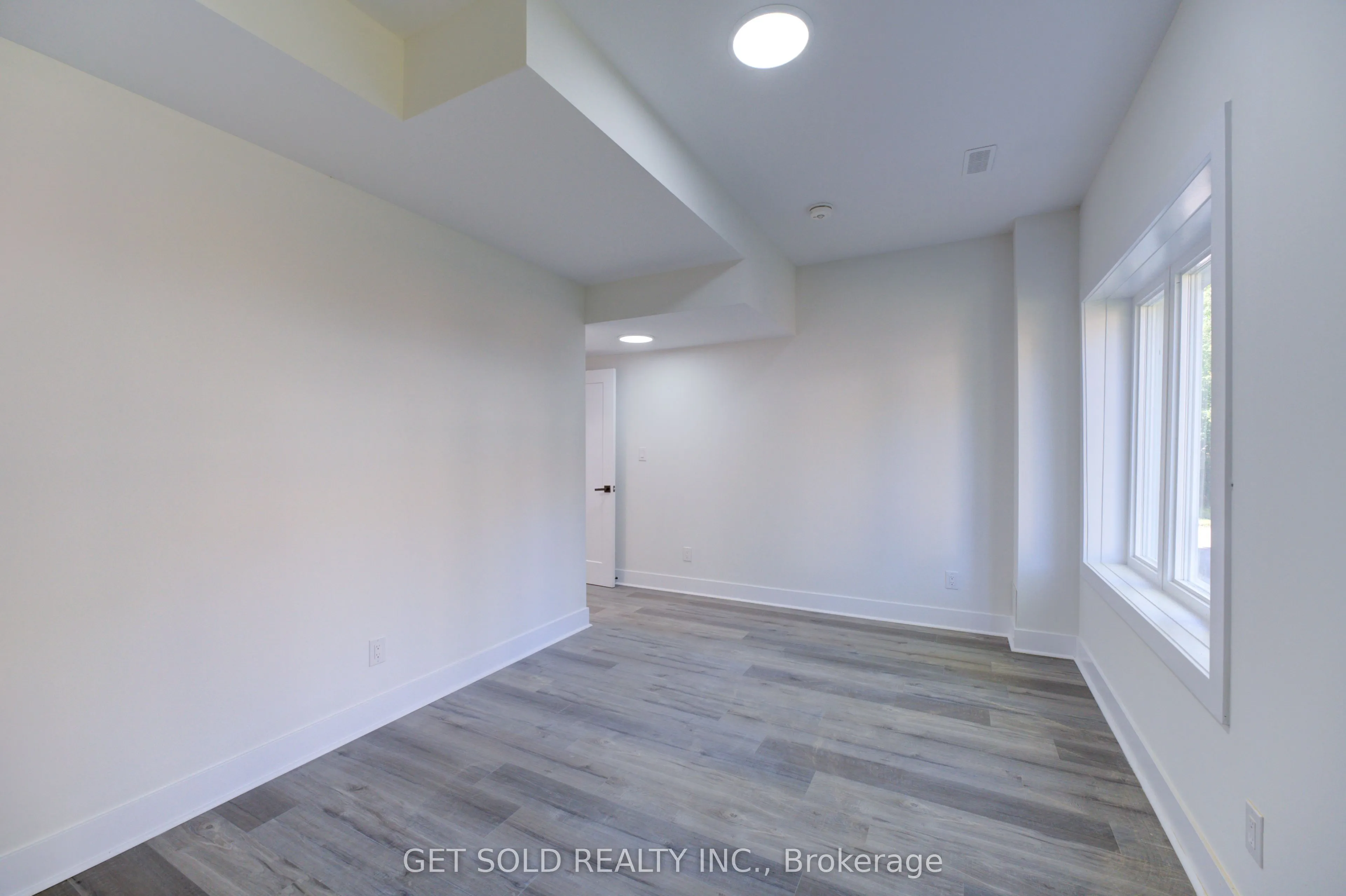 6701 Thorold Stone Road, #7