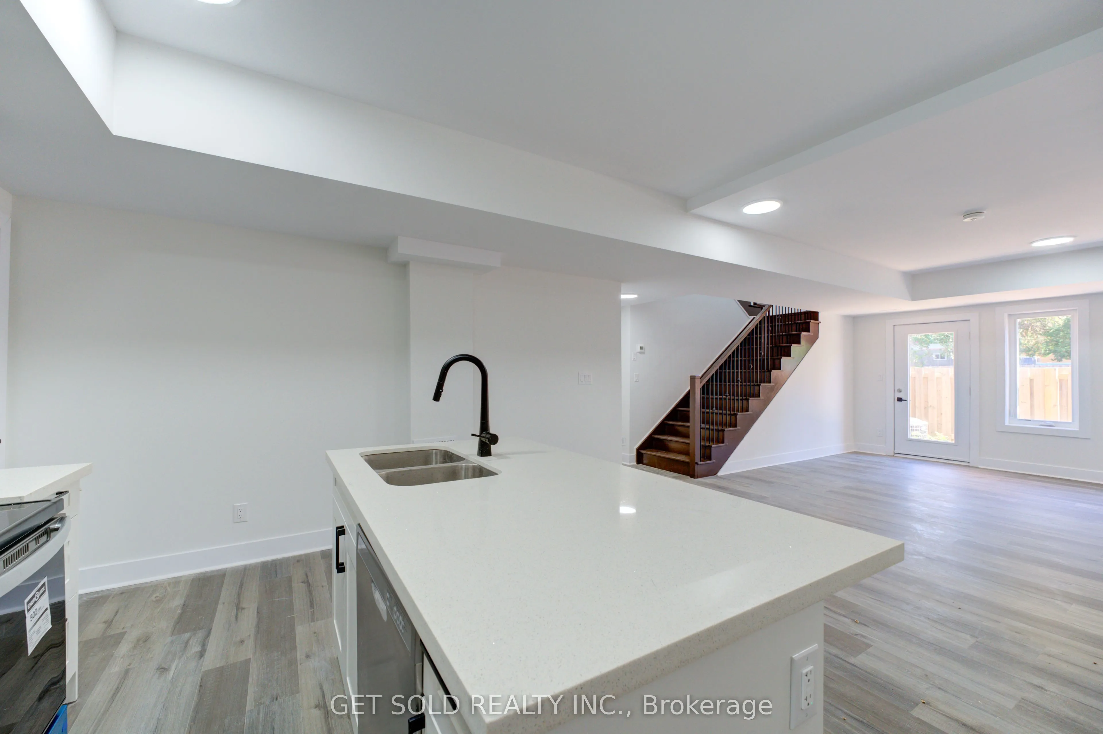 6701 Thorold Stone Road, #7