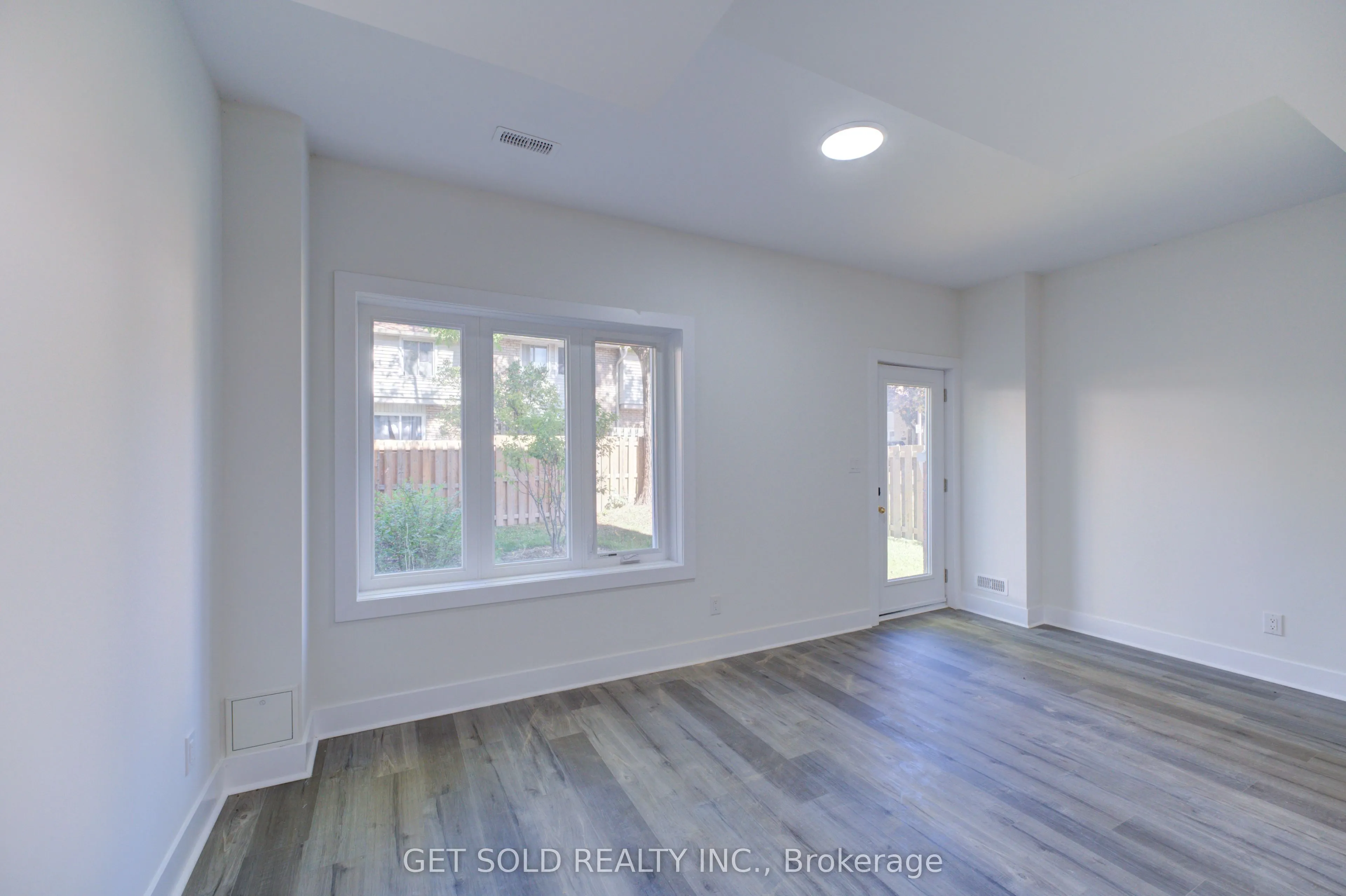 6701 Thorold Stone Road, #7