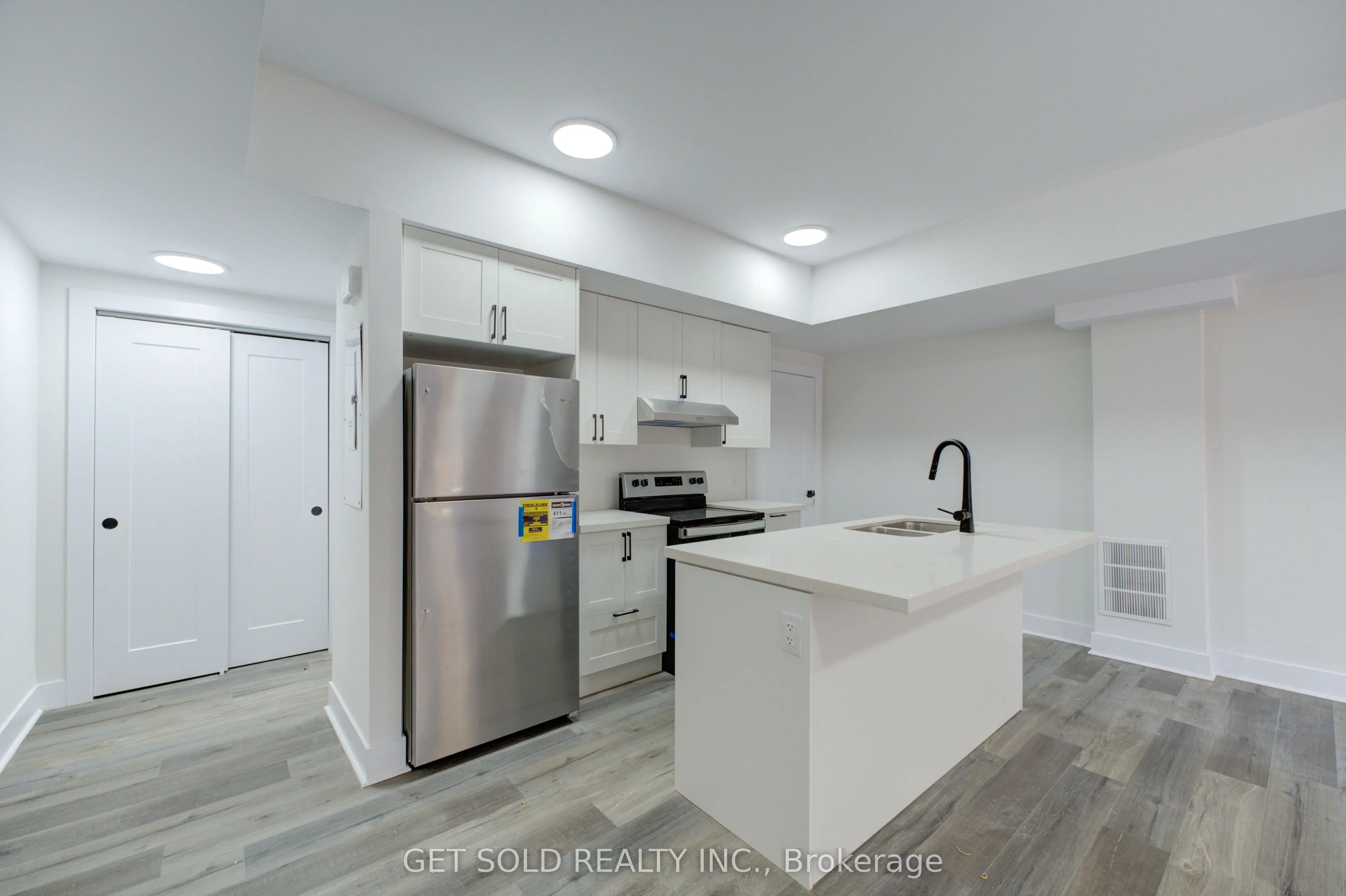 6701 Thorold Stone Road, #7
