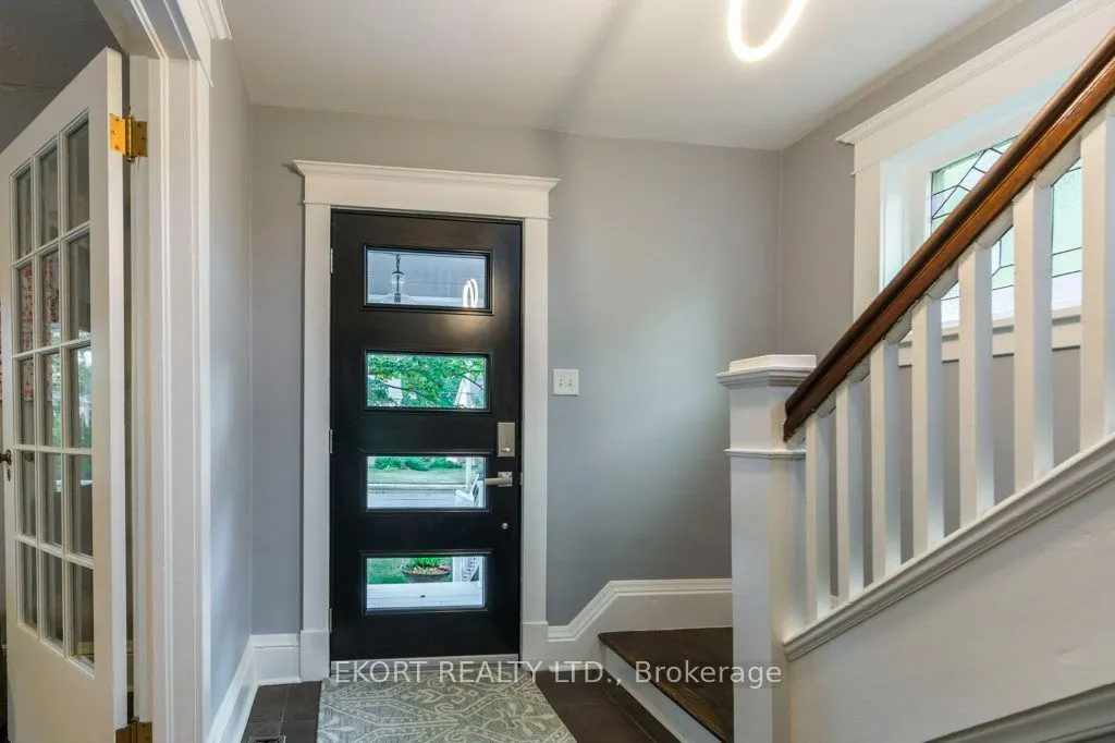 302 Bridge Street E