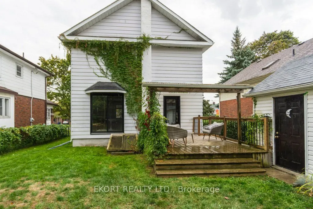302 Bridge Street E