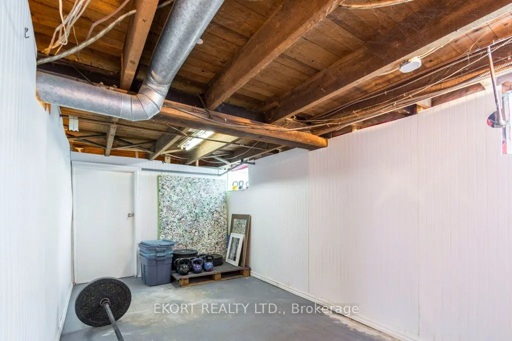 302 Bridge Street E