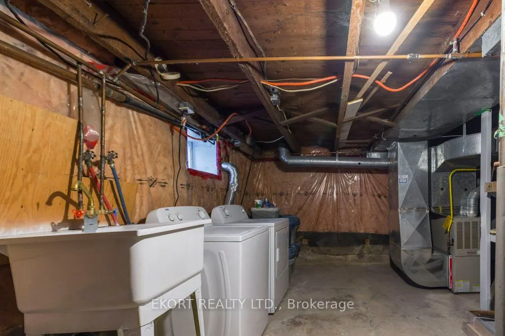 302 Bridge Street E