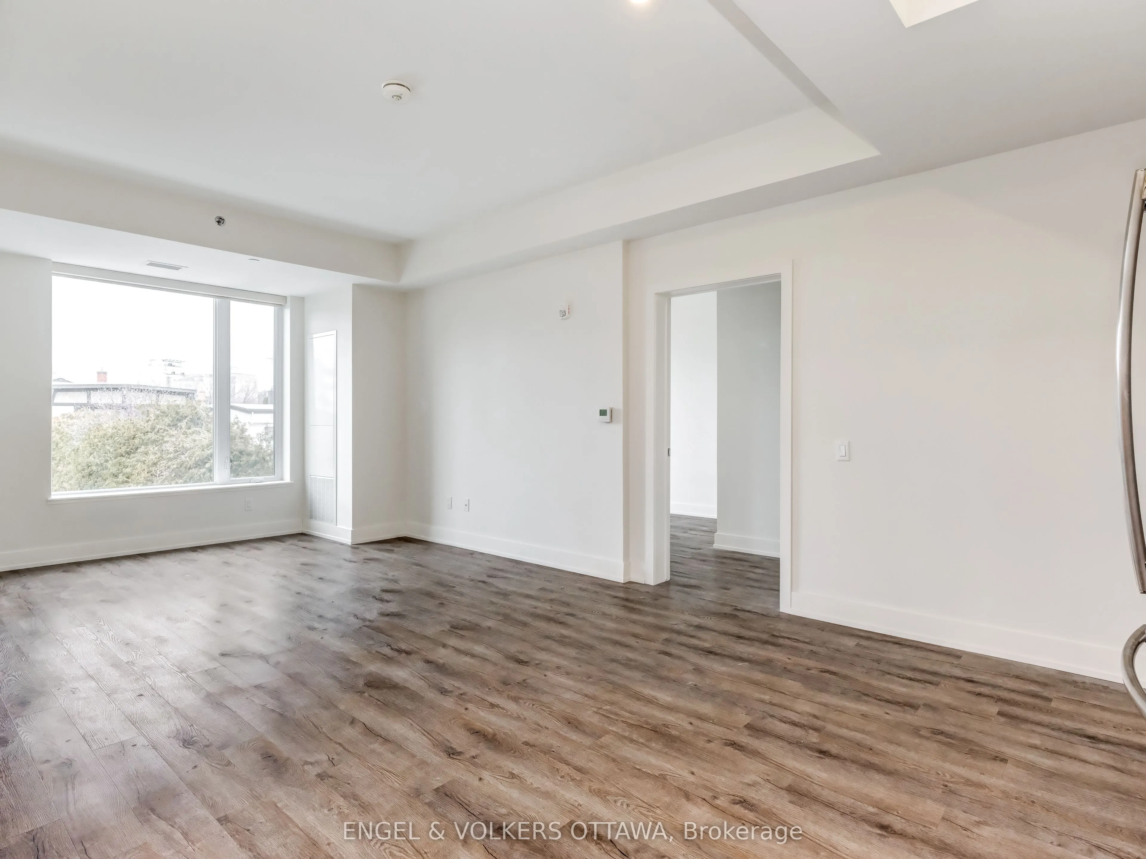 280 Crichton Street, #307