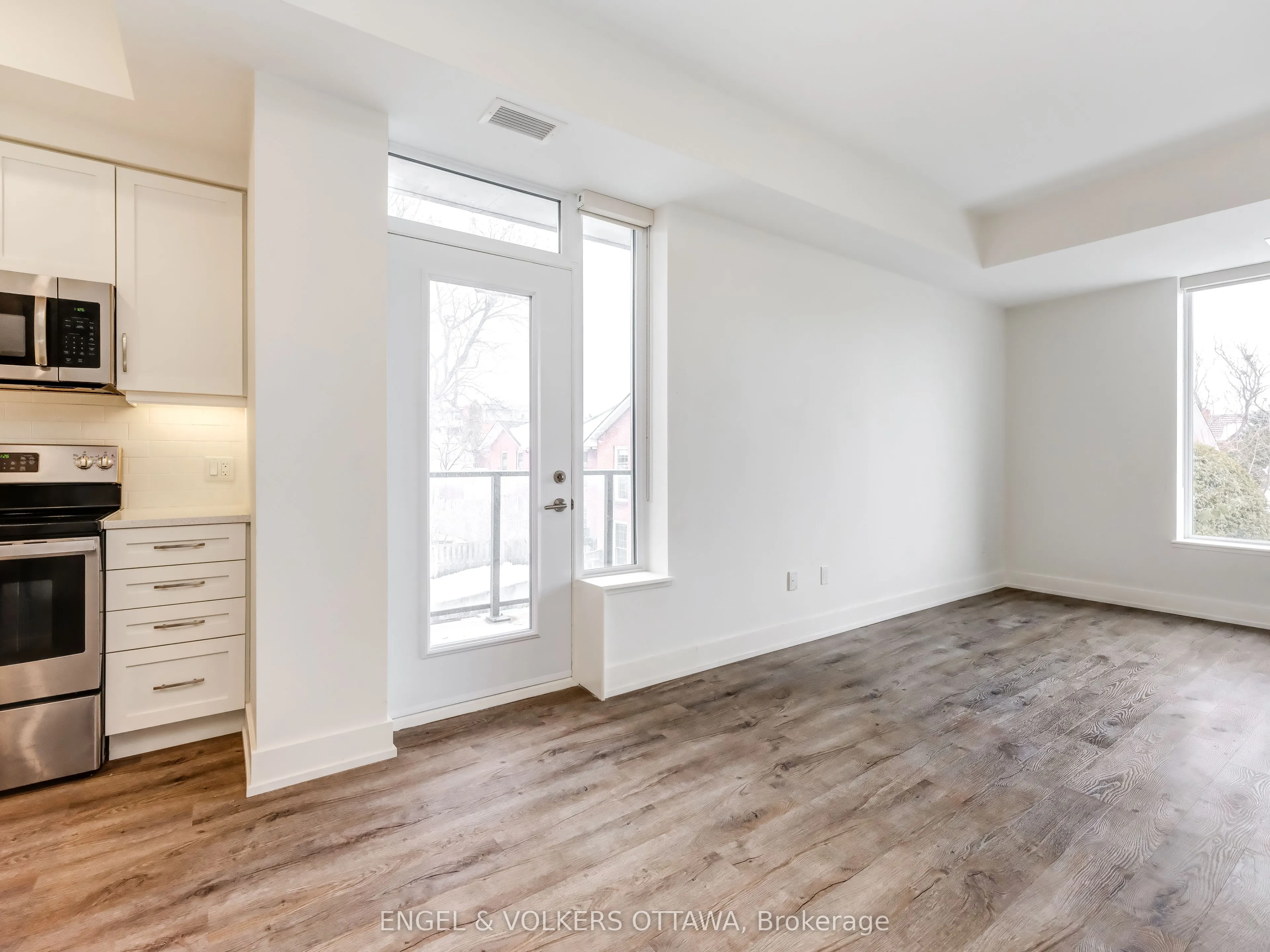280 Crichton Street, #307