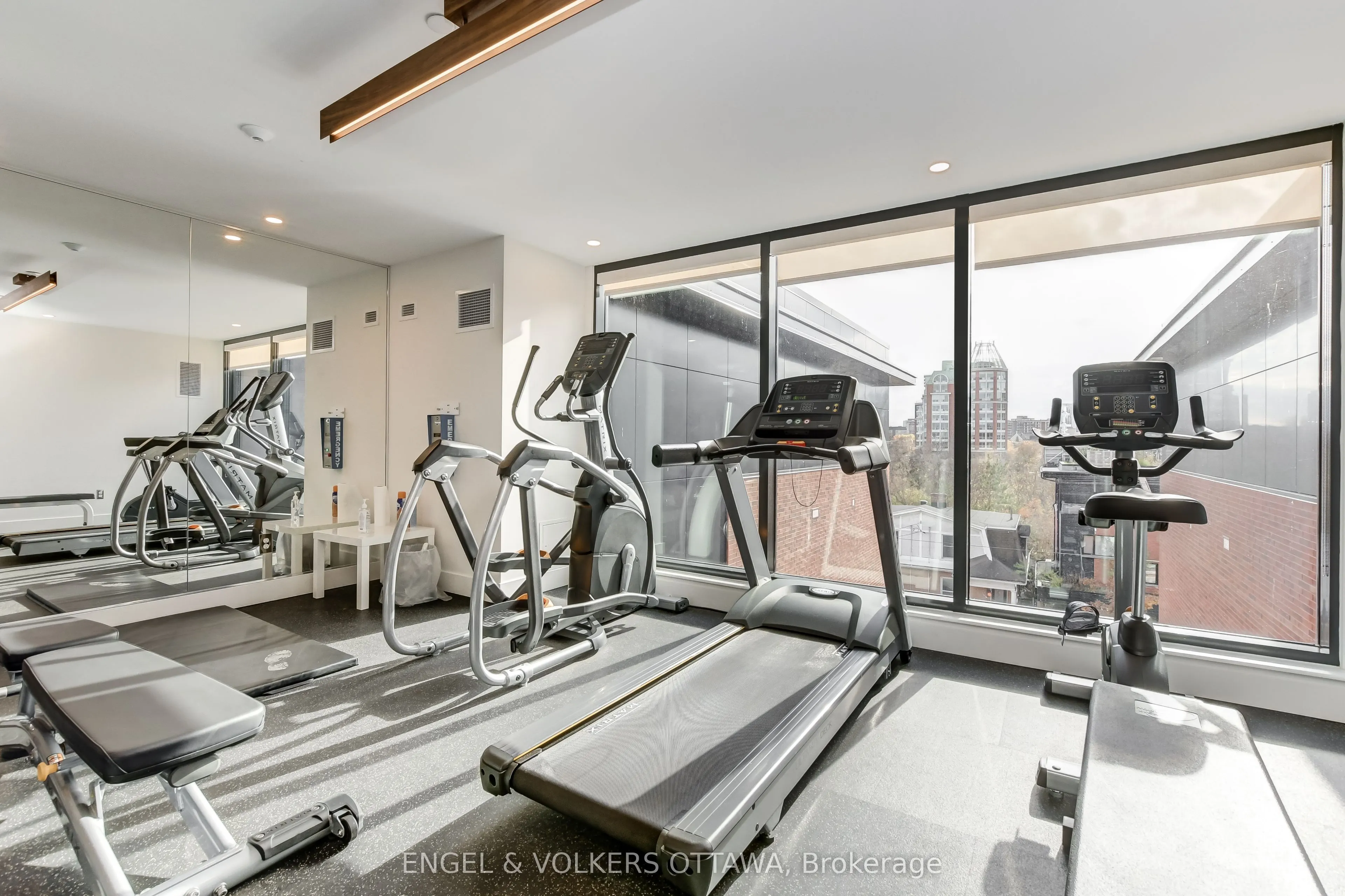 280 Crichton Street, #307