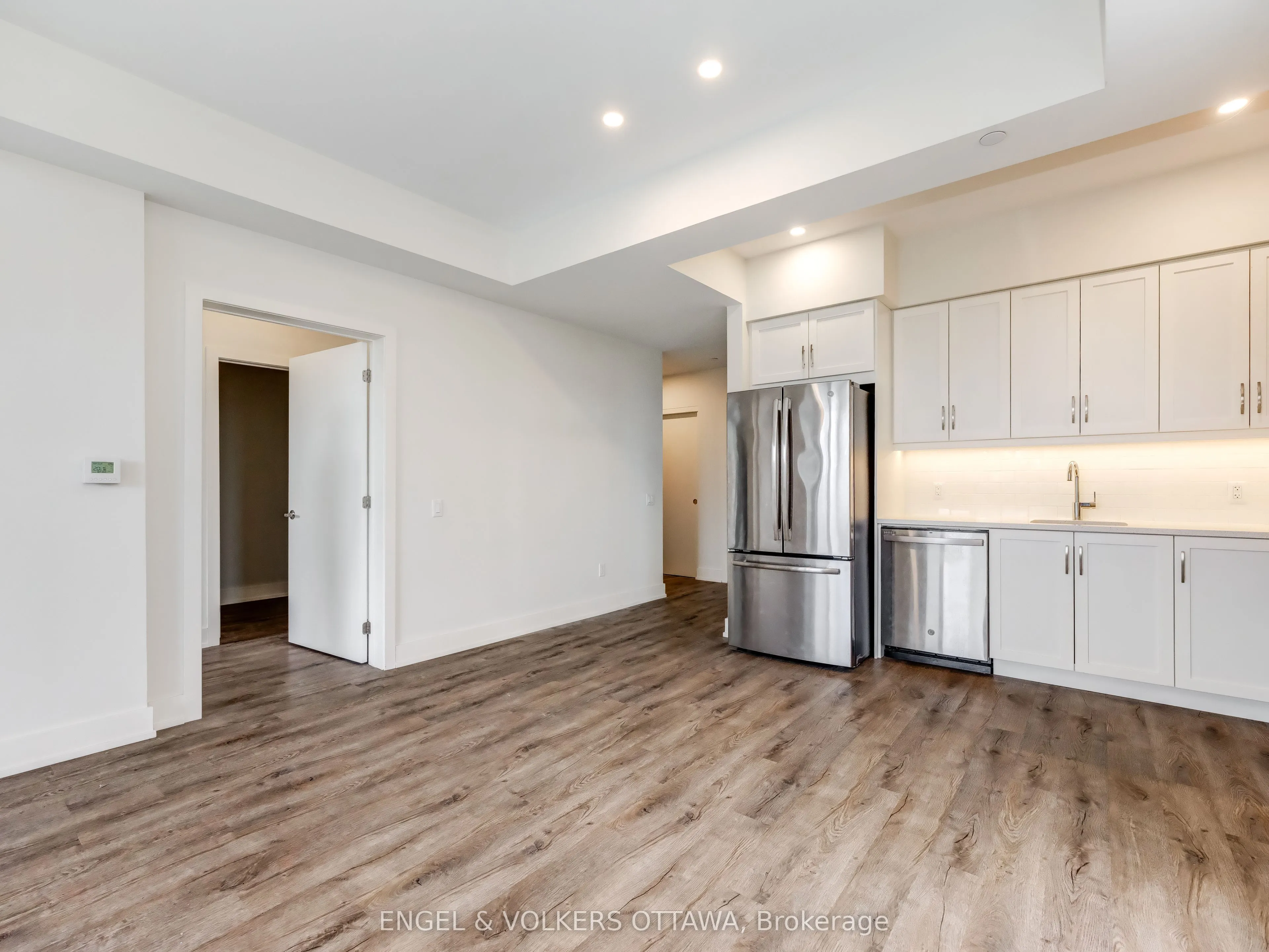 280 Crichton Street, #307