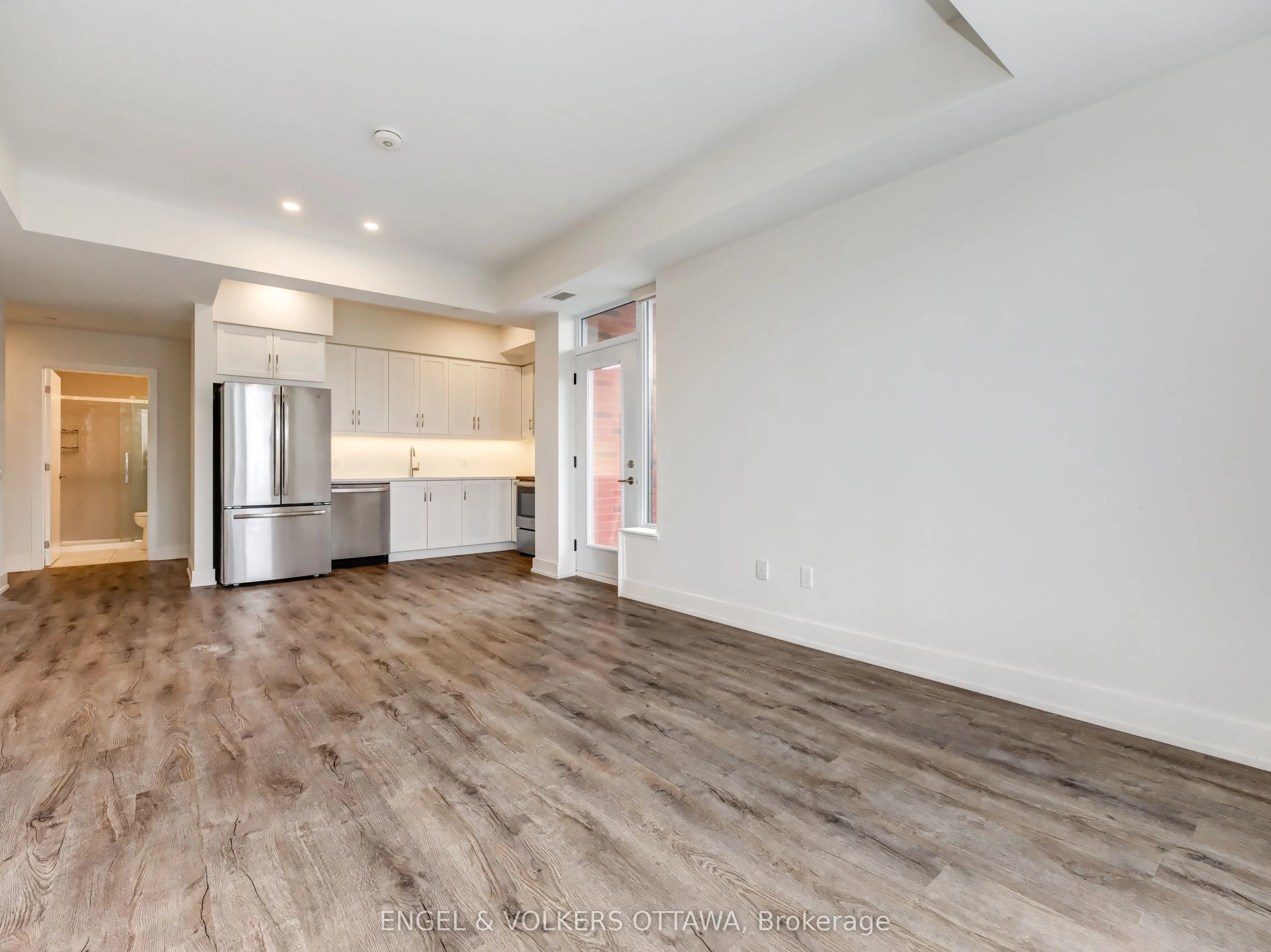 280 Crichton Street, #307