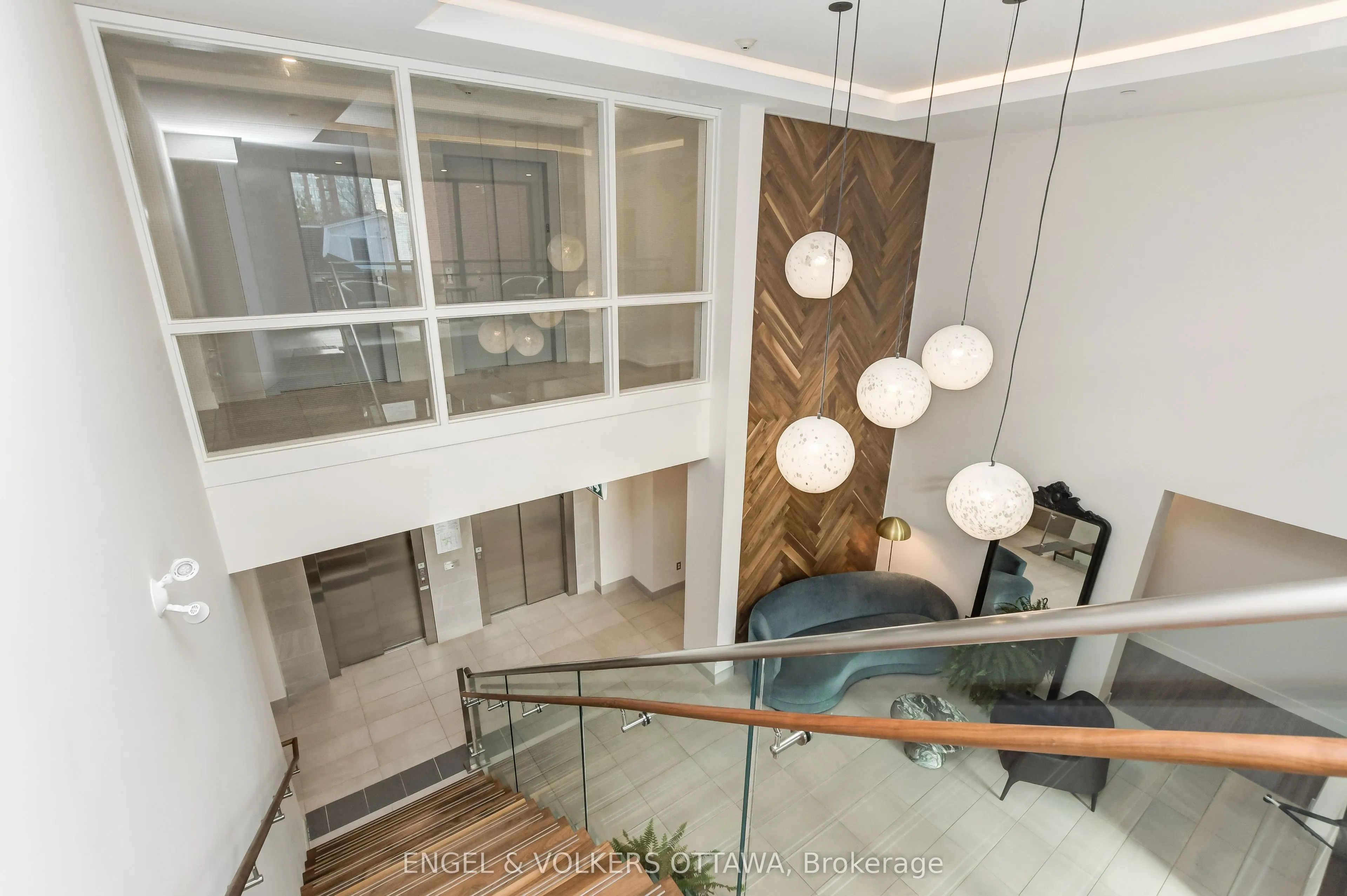 280 Crichton Street, #307