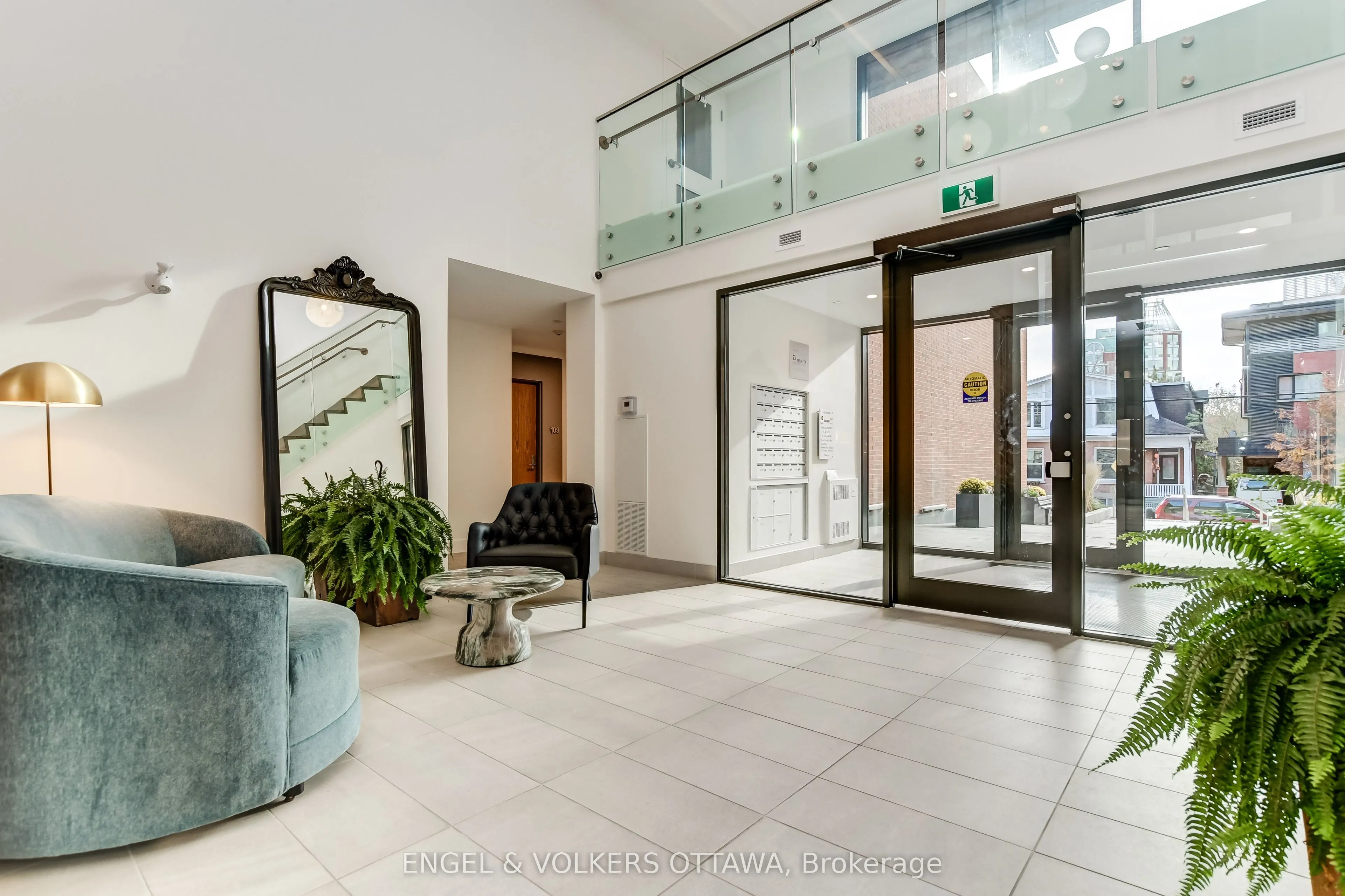280 Crichton Street, #307