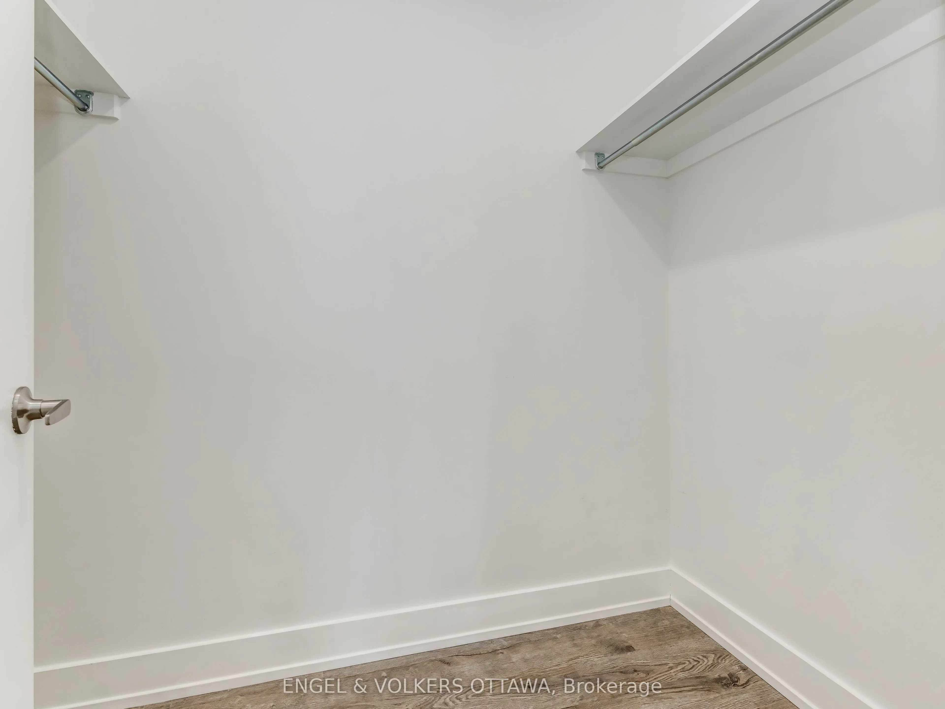 280 Crichton Street, #307