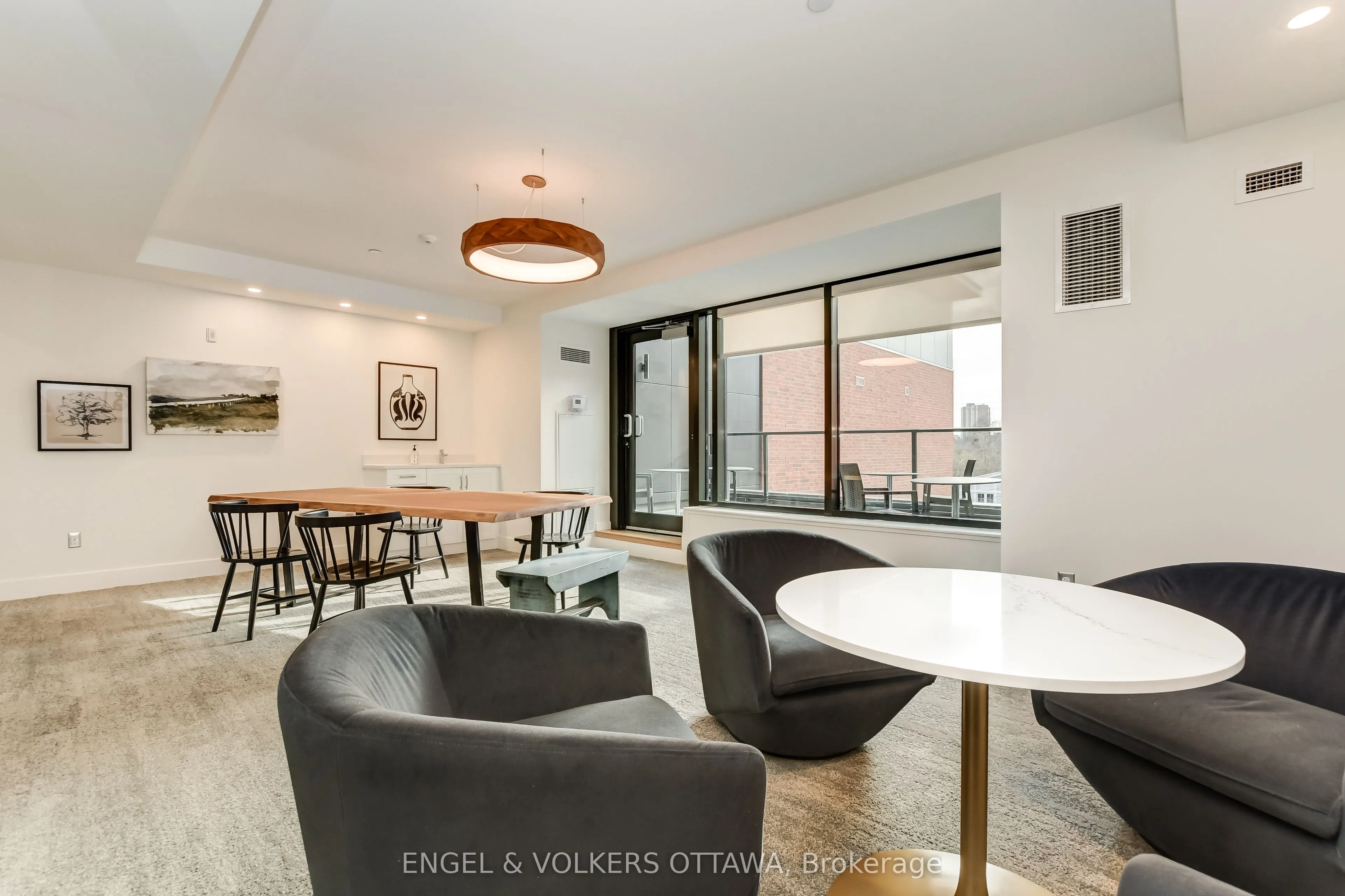 280 Crichton Street, #307
