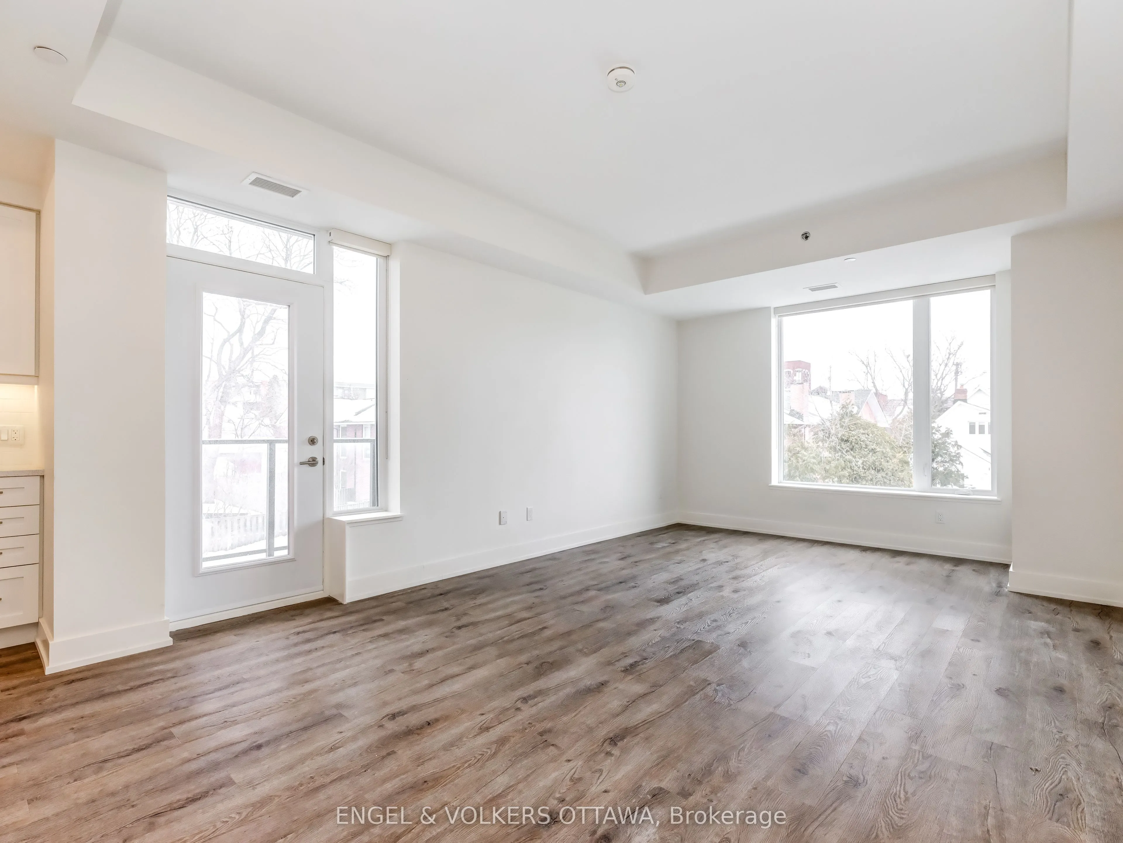 280 Crichton Street, #307
