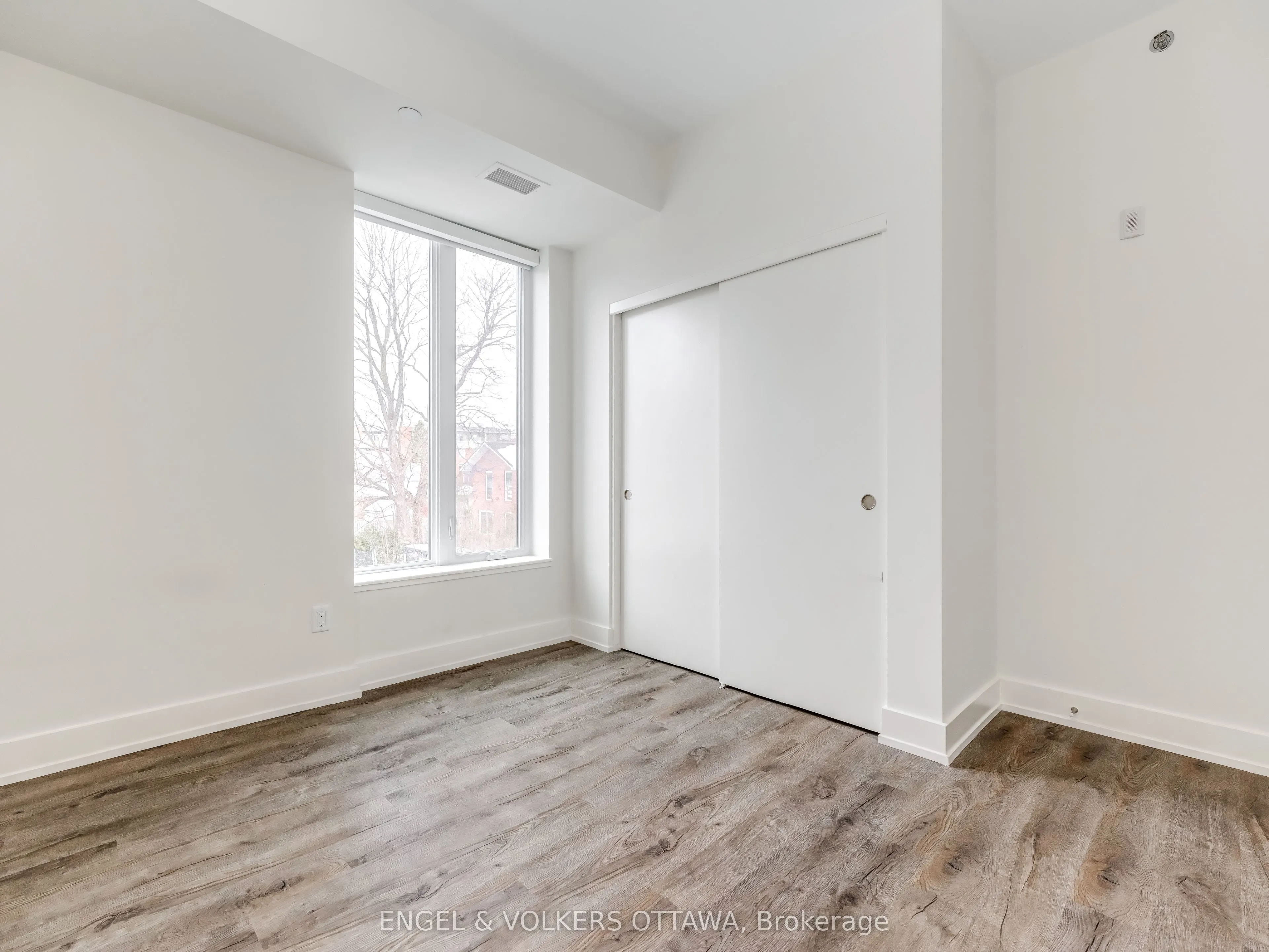 280 Crichton Street, #307