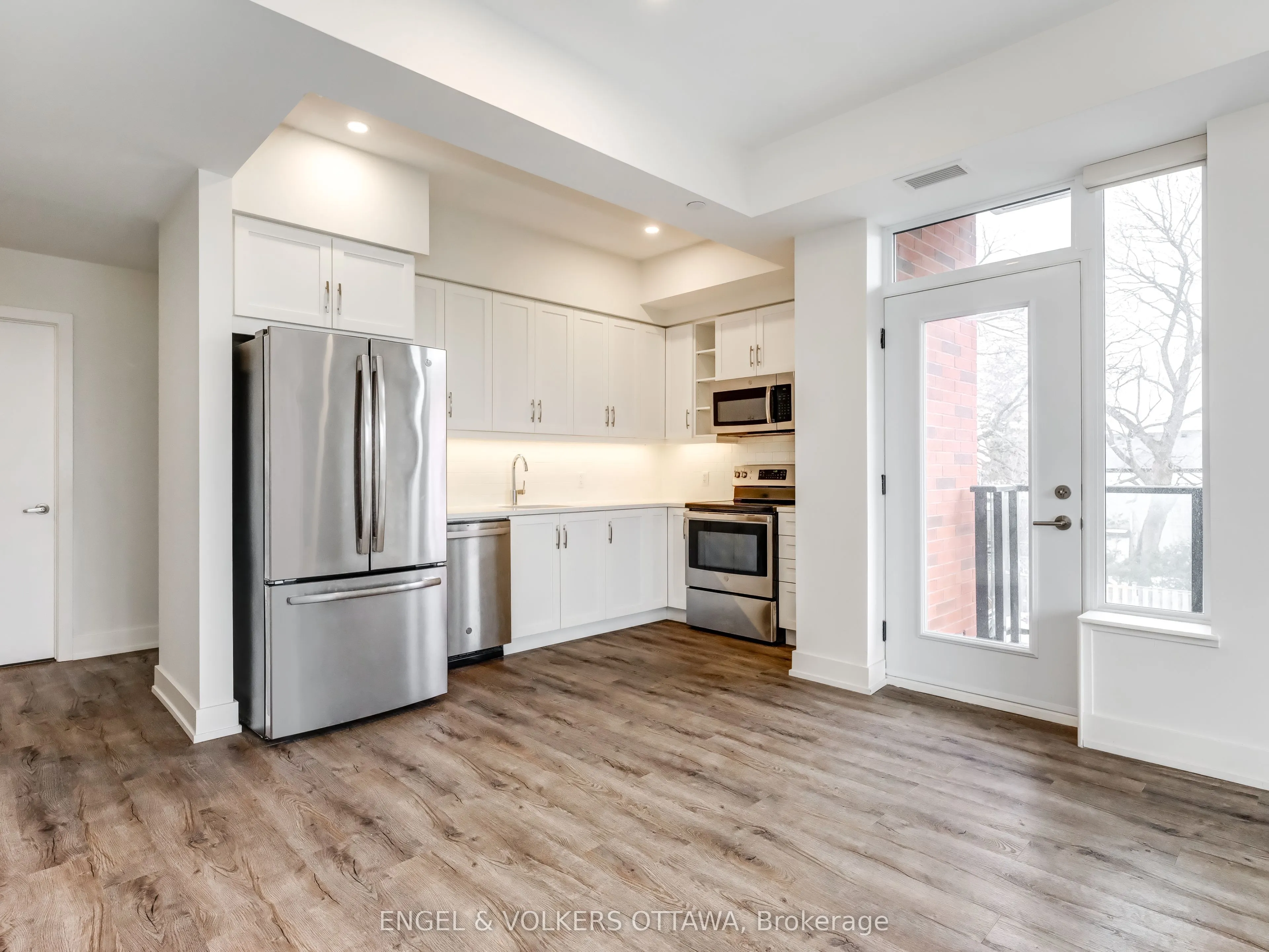 280 Crichton Street, #307