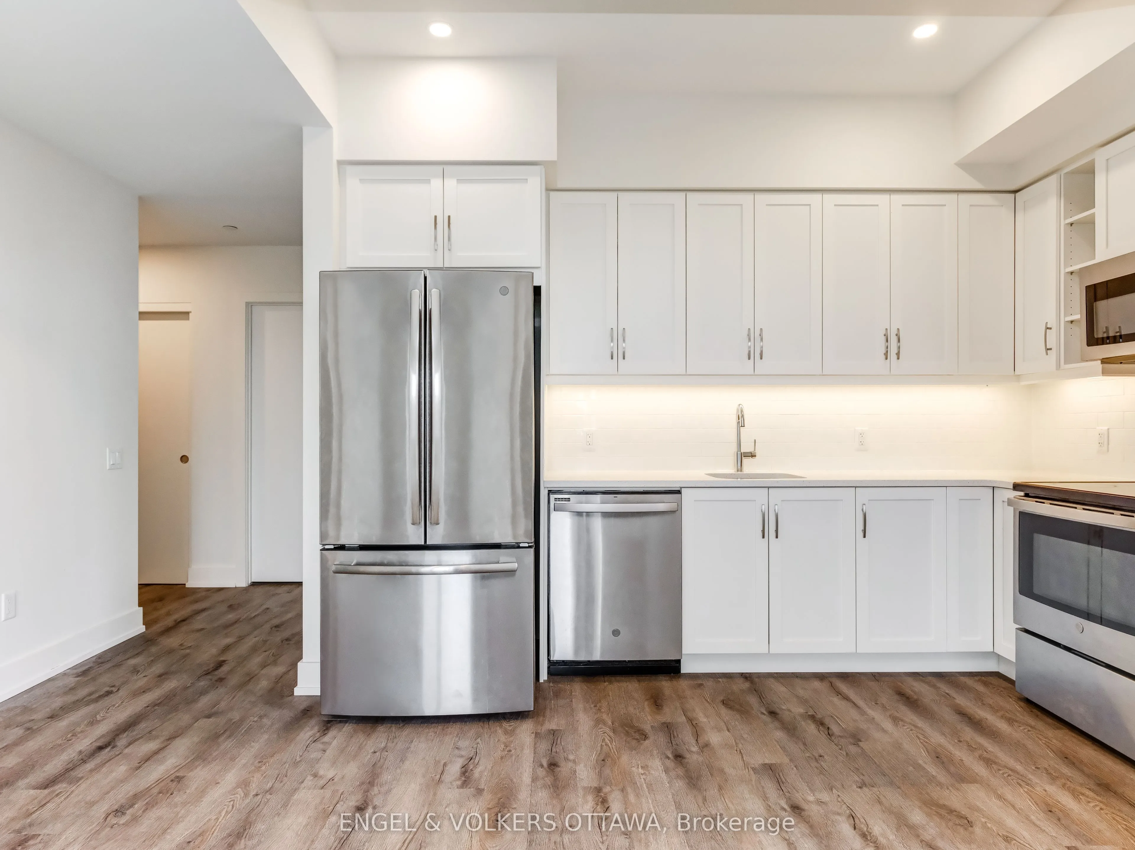 280 Crichton Street, #307