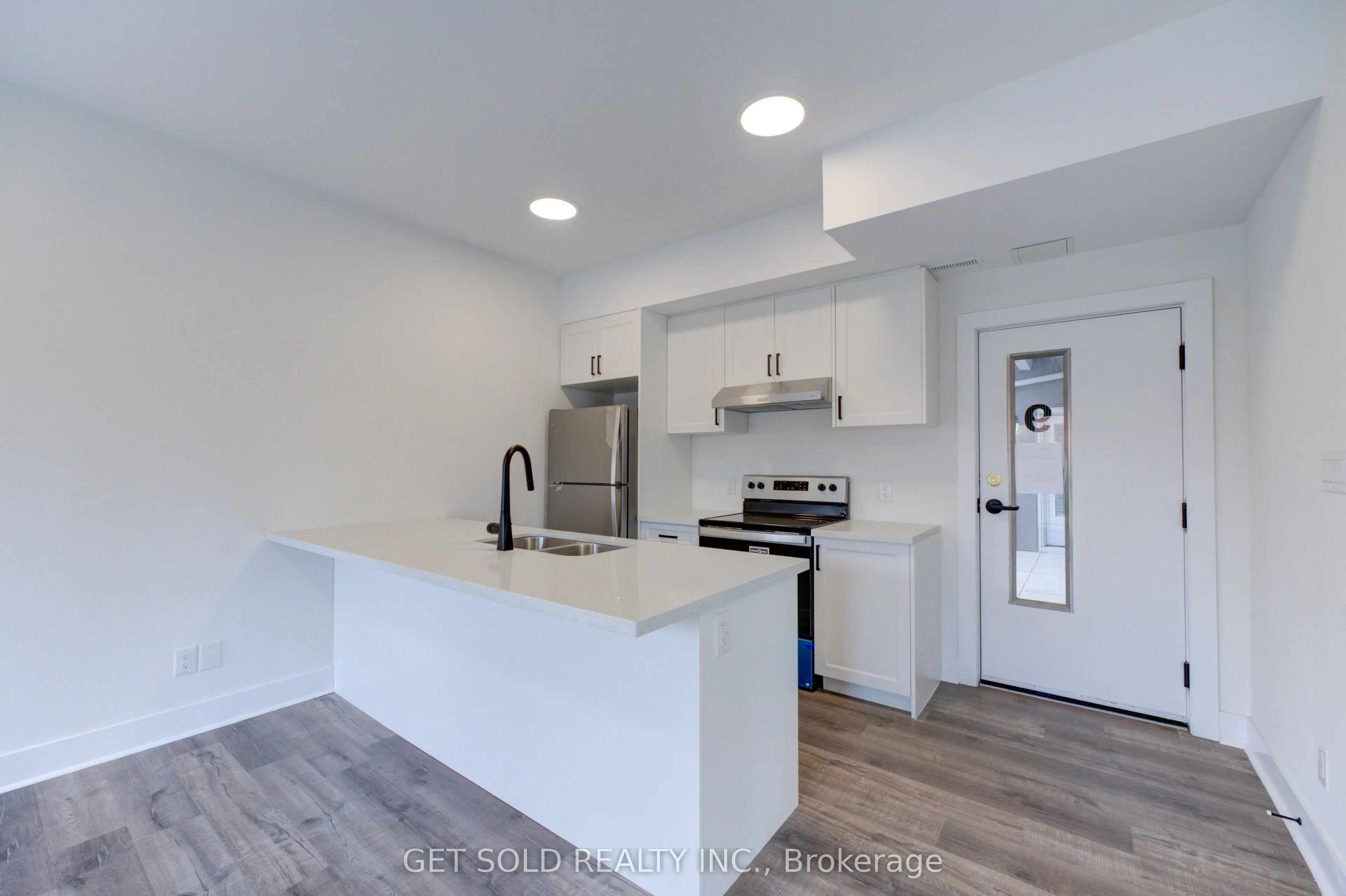 6701 Thoroldstone Road, #9