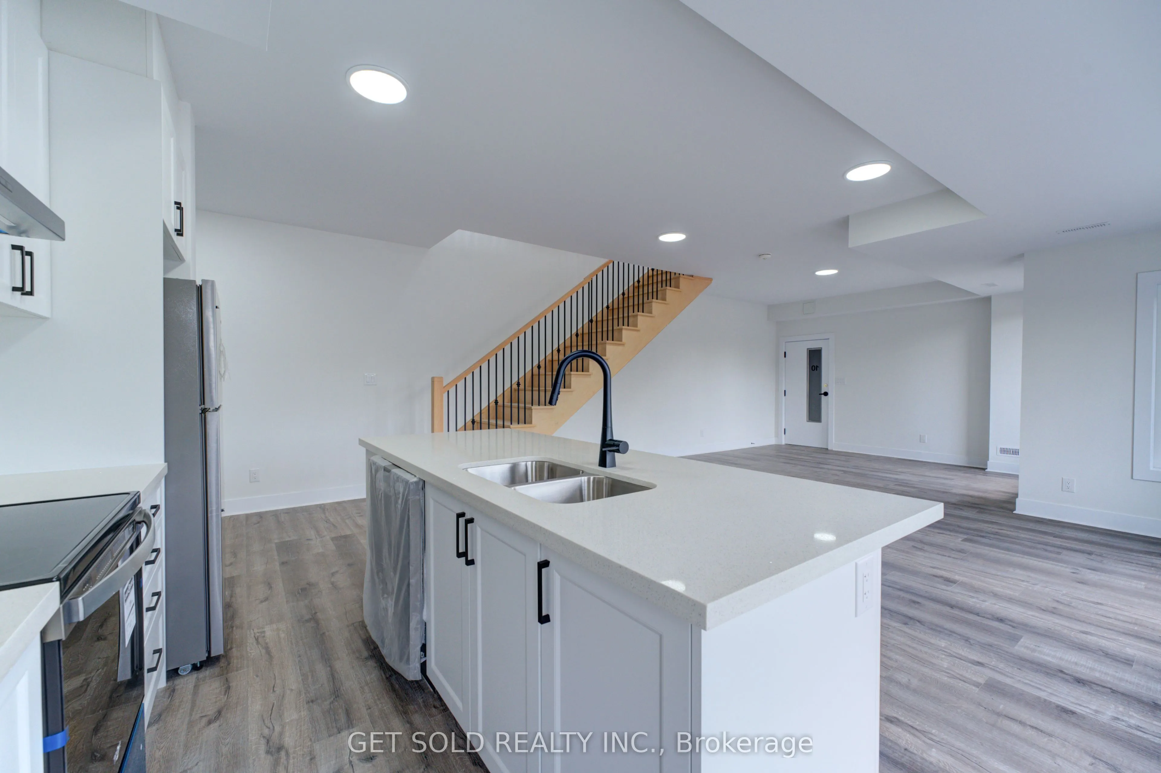 6701 Thoroldstone Road, #10