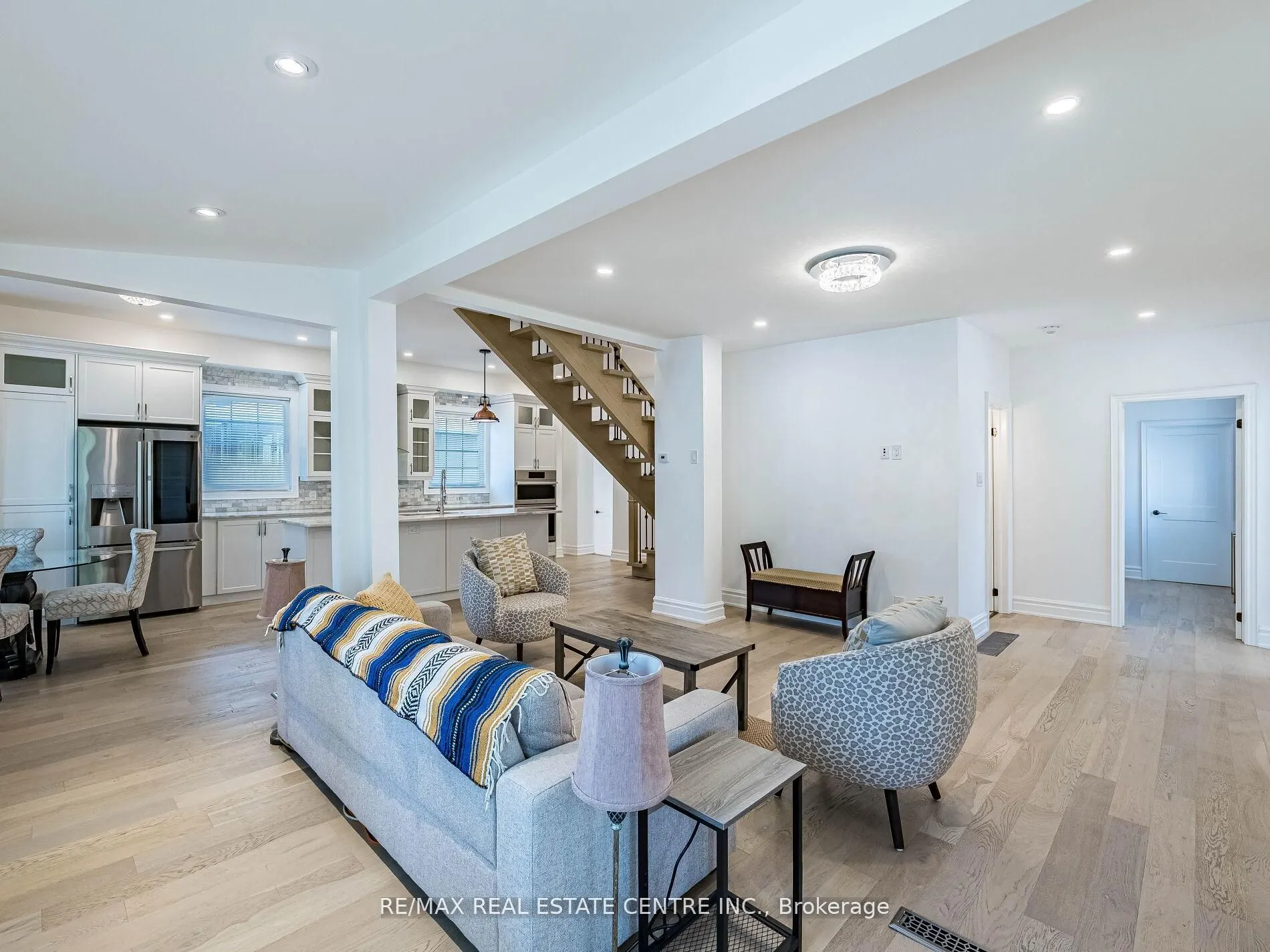 221 Isabella Street