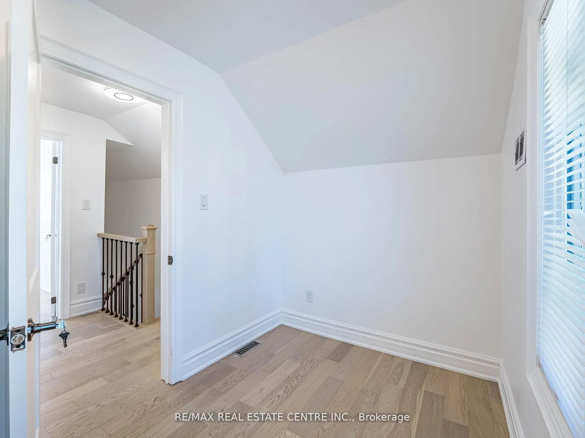 221 Isabella Street