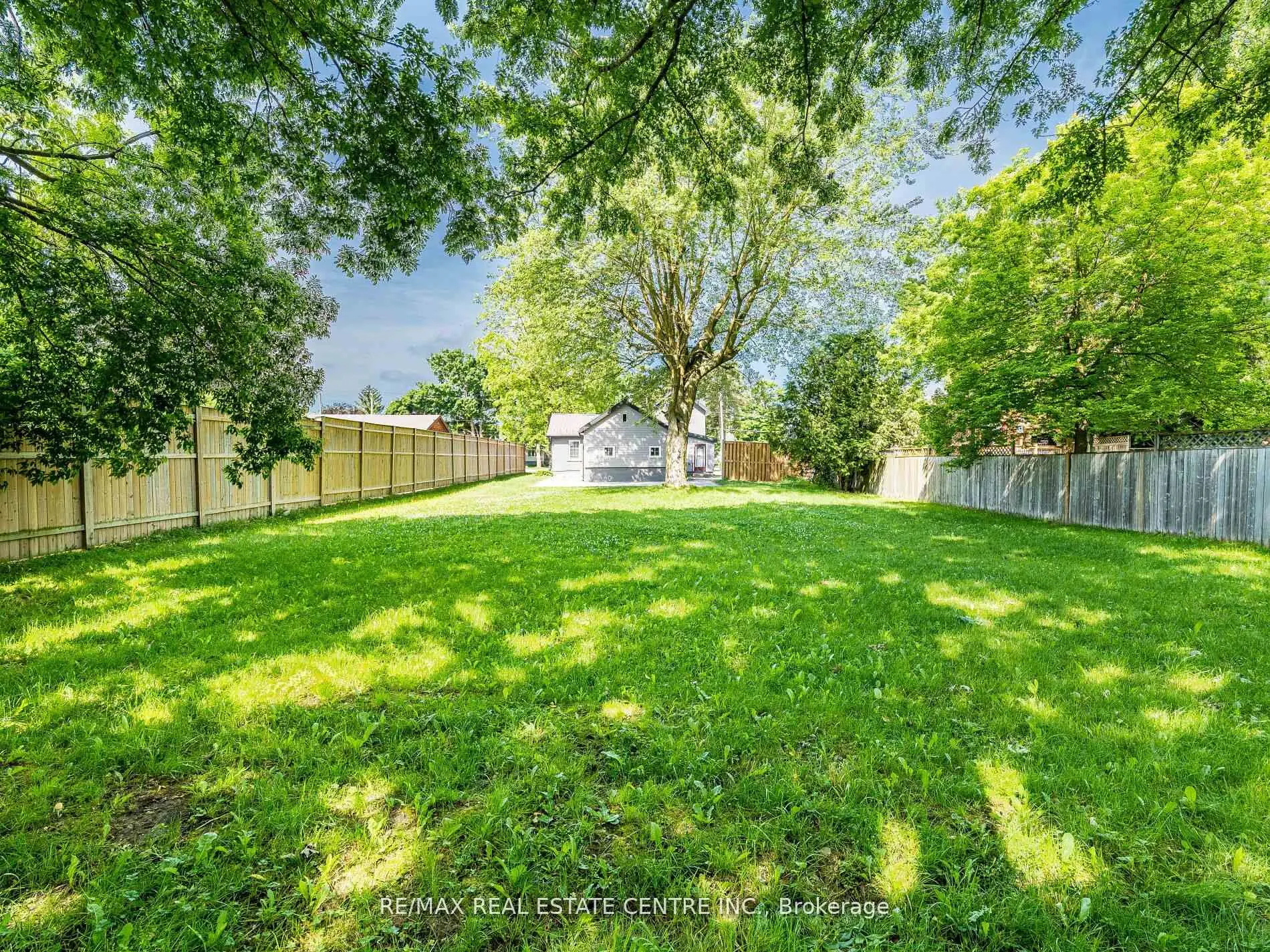 221 Isabella Street