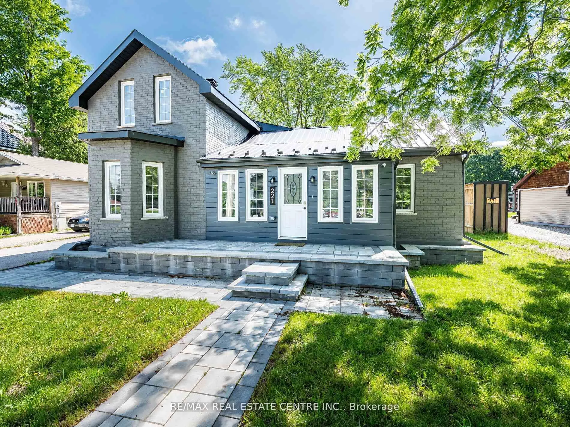 221 Isabella Street