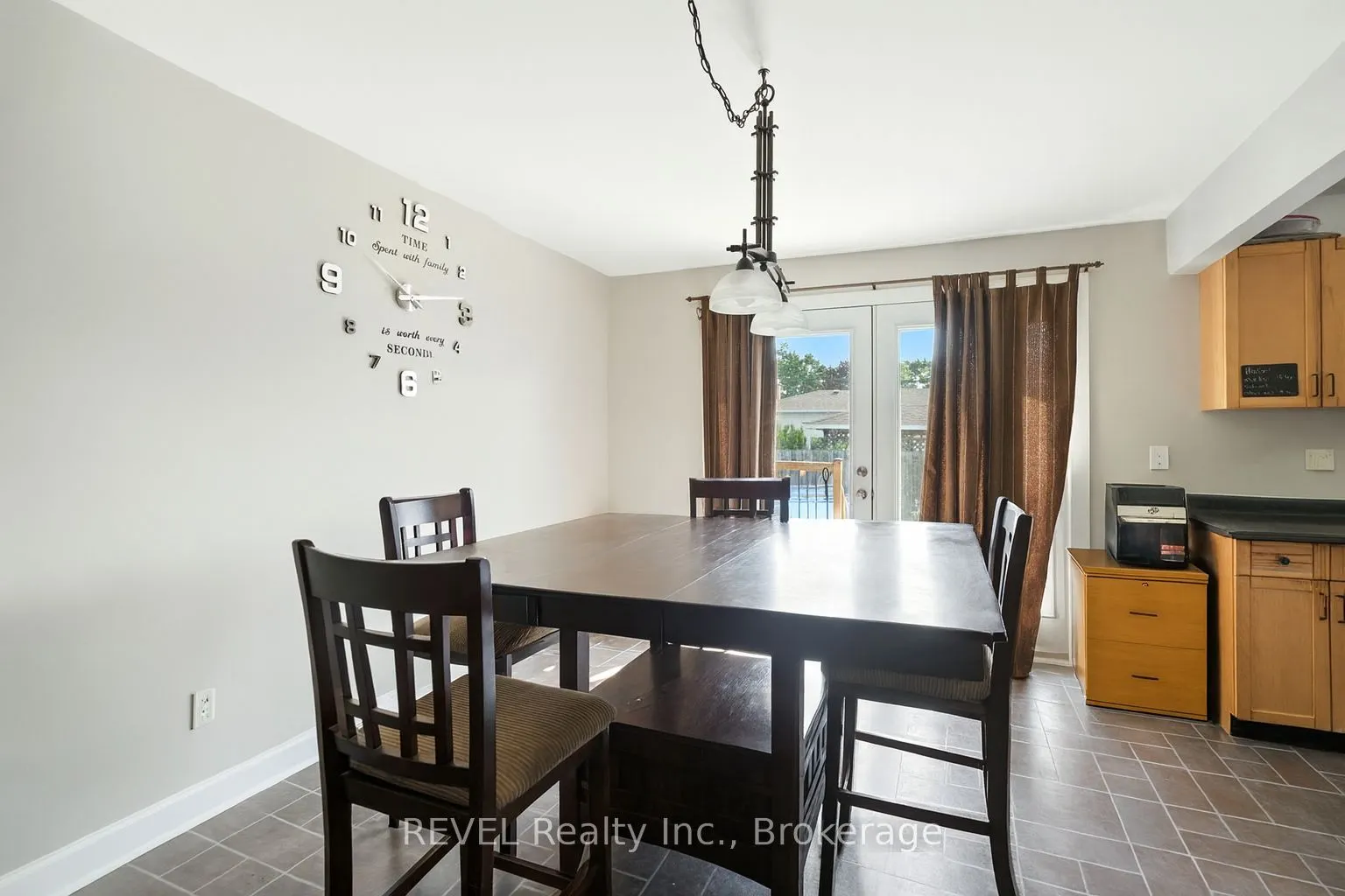 46 Collier Road S