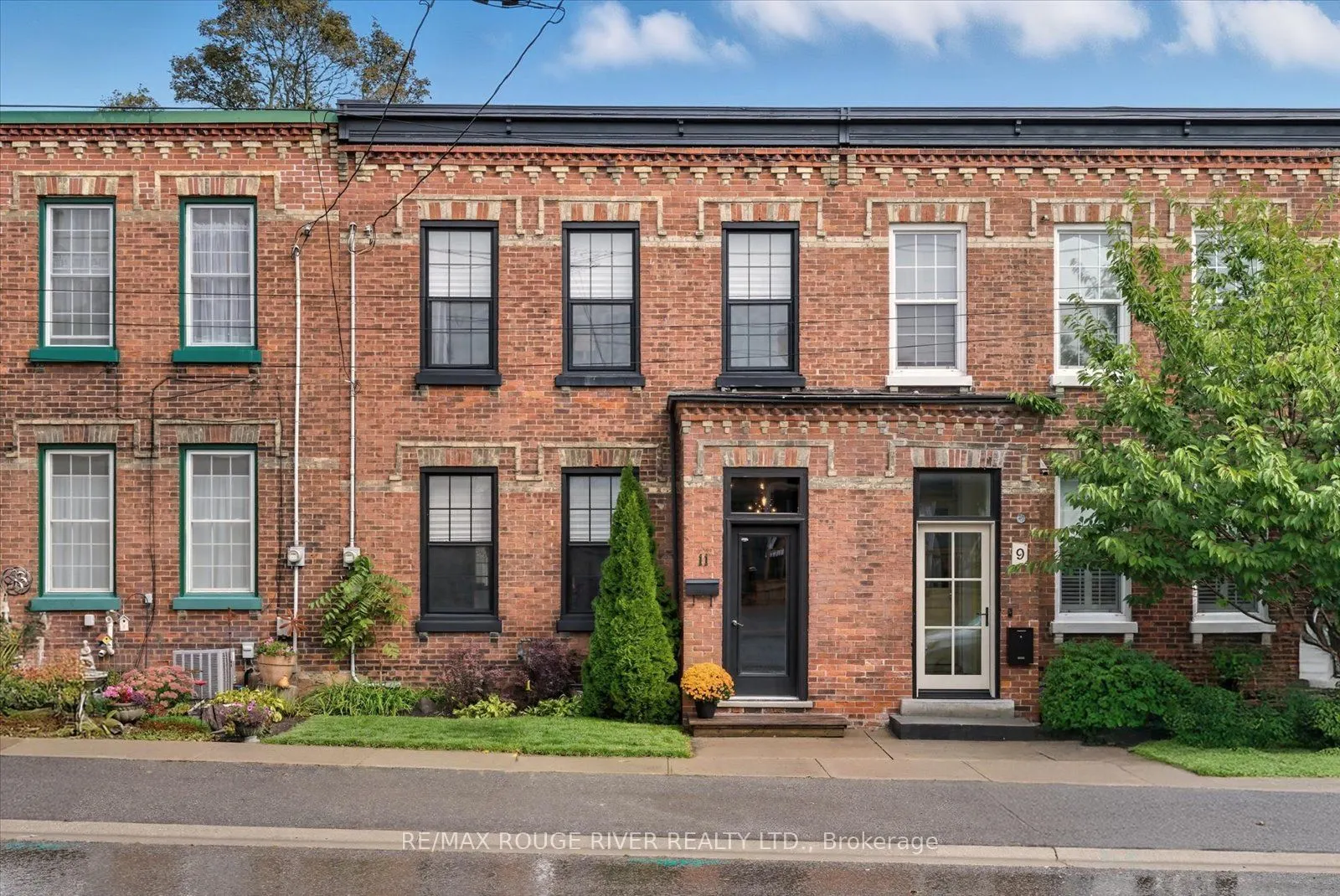11 Bramley Street N