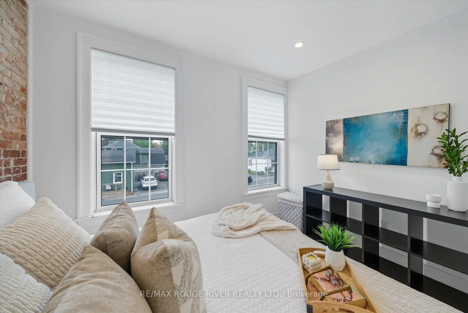 11 Bramley Street N