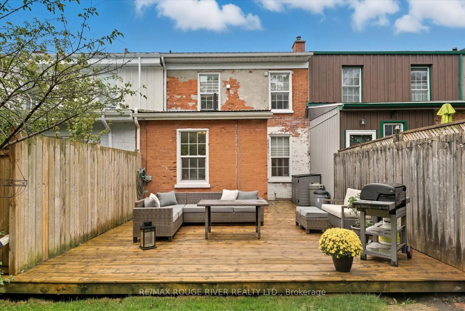 11 Bramley Street N