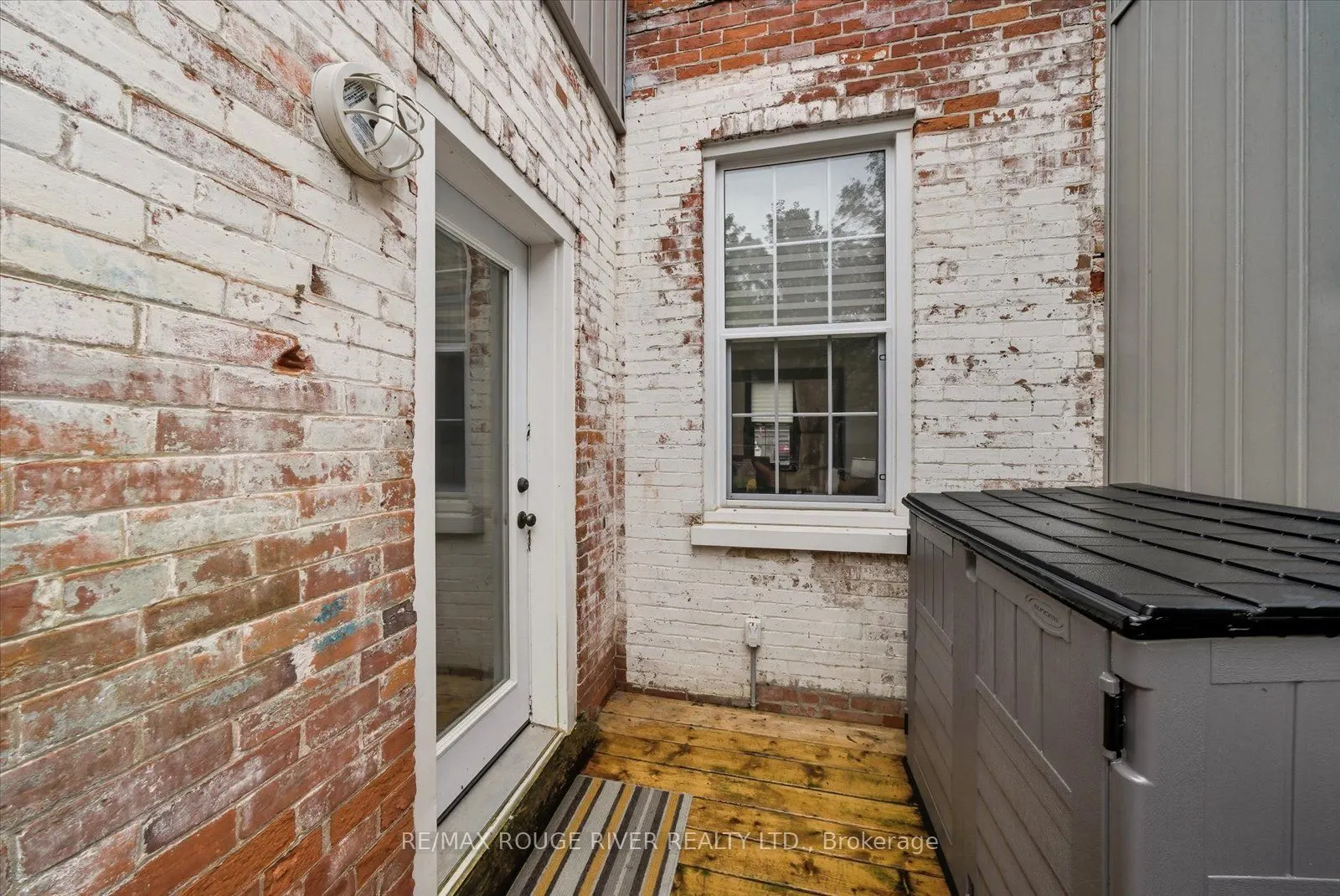 11 Bramley Street N