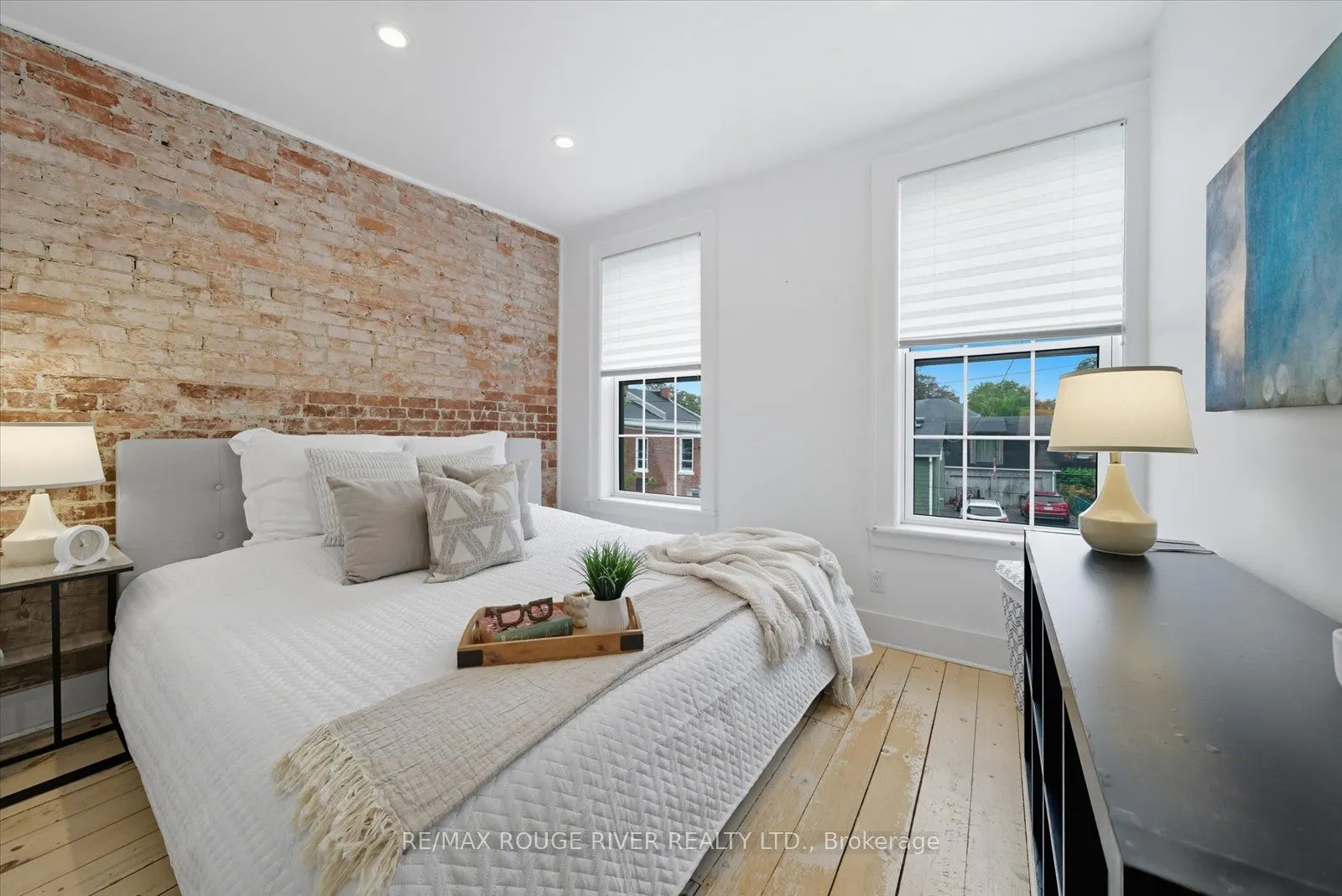 11 Bramley Street N
