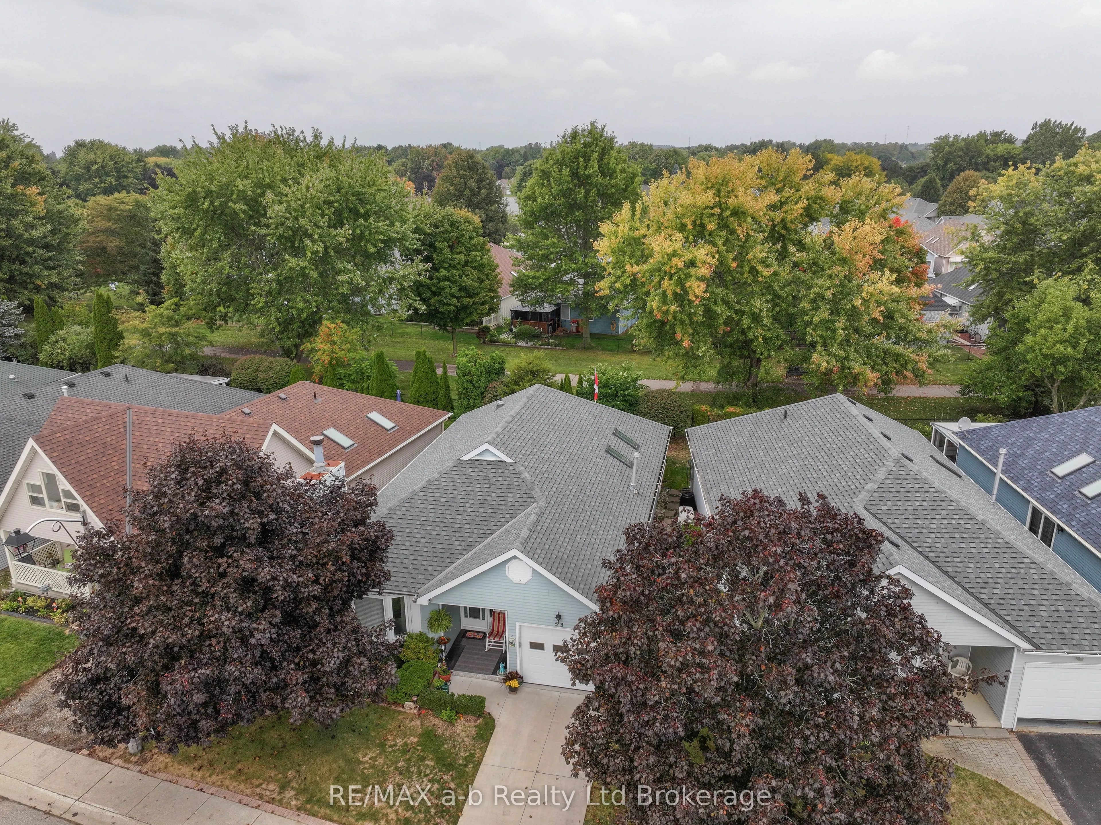53 HAWKINS Crescent