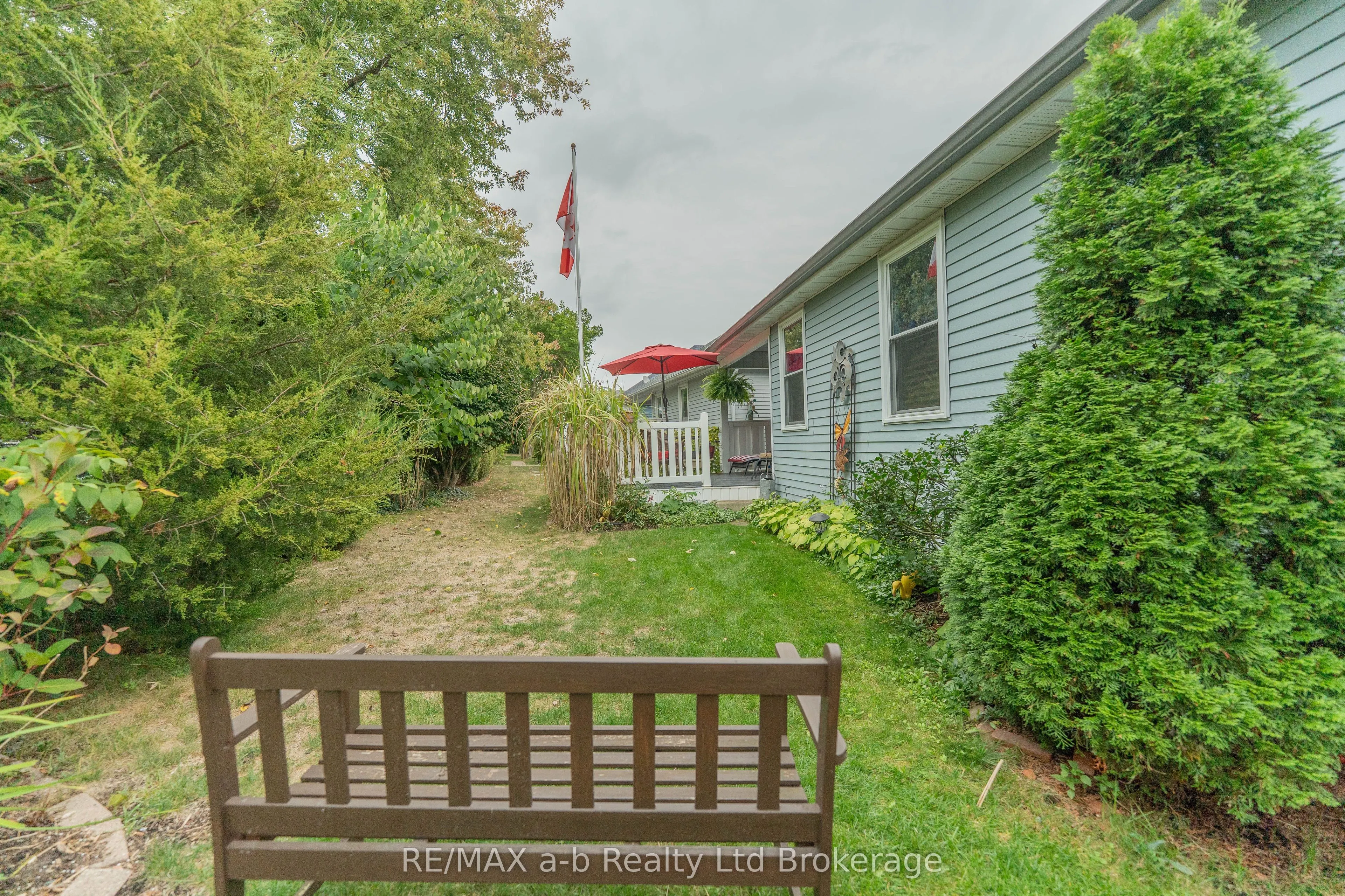 53 HAWKINS Crescent