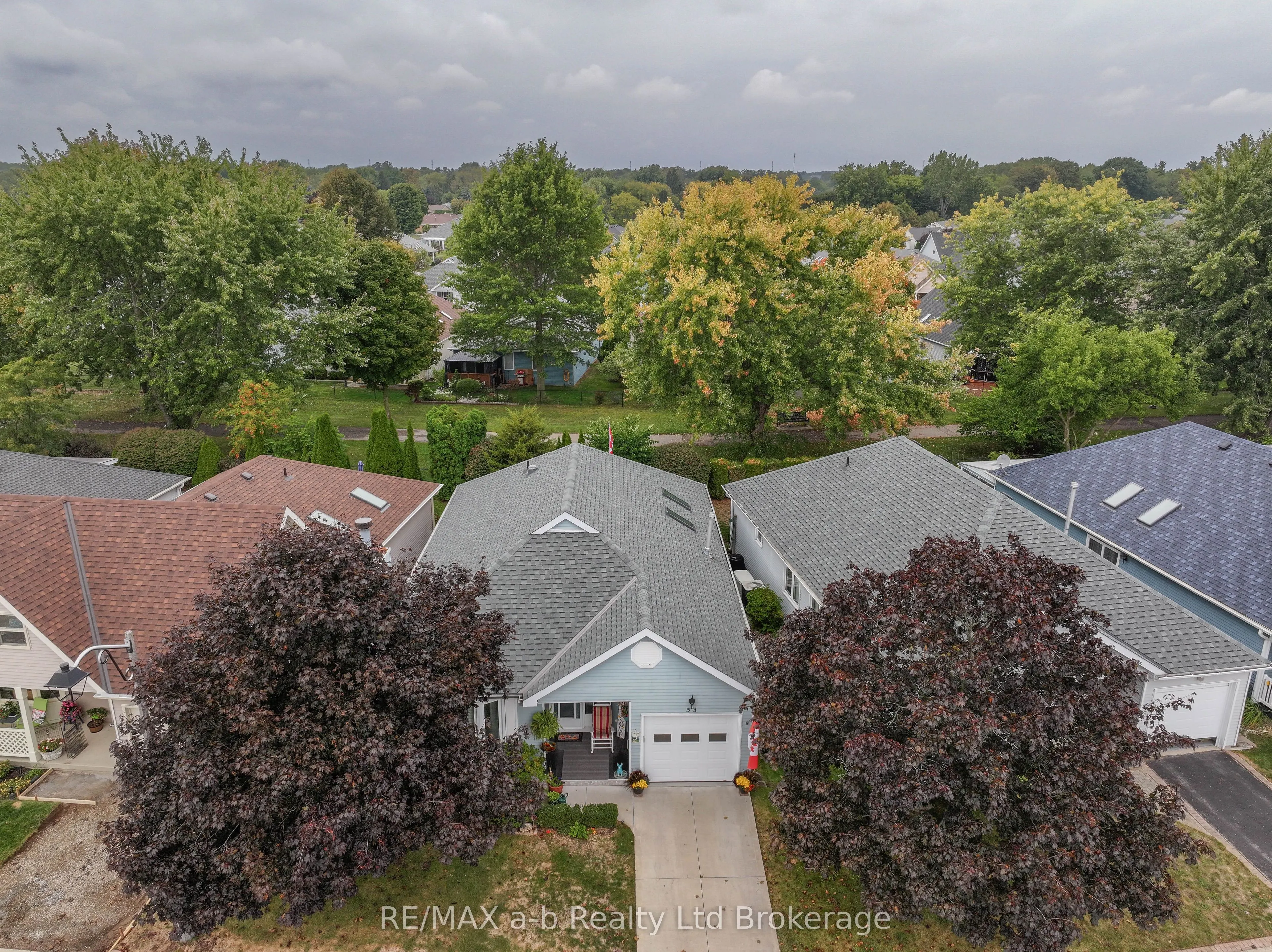 53 HAWKINS Crescent