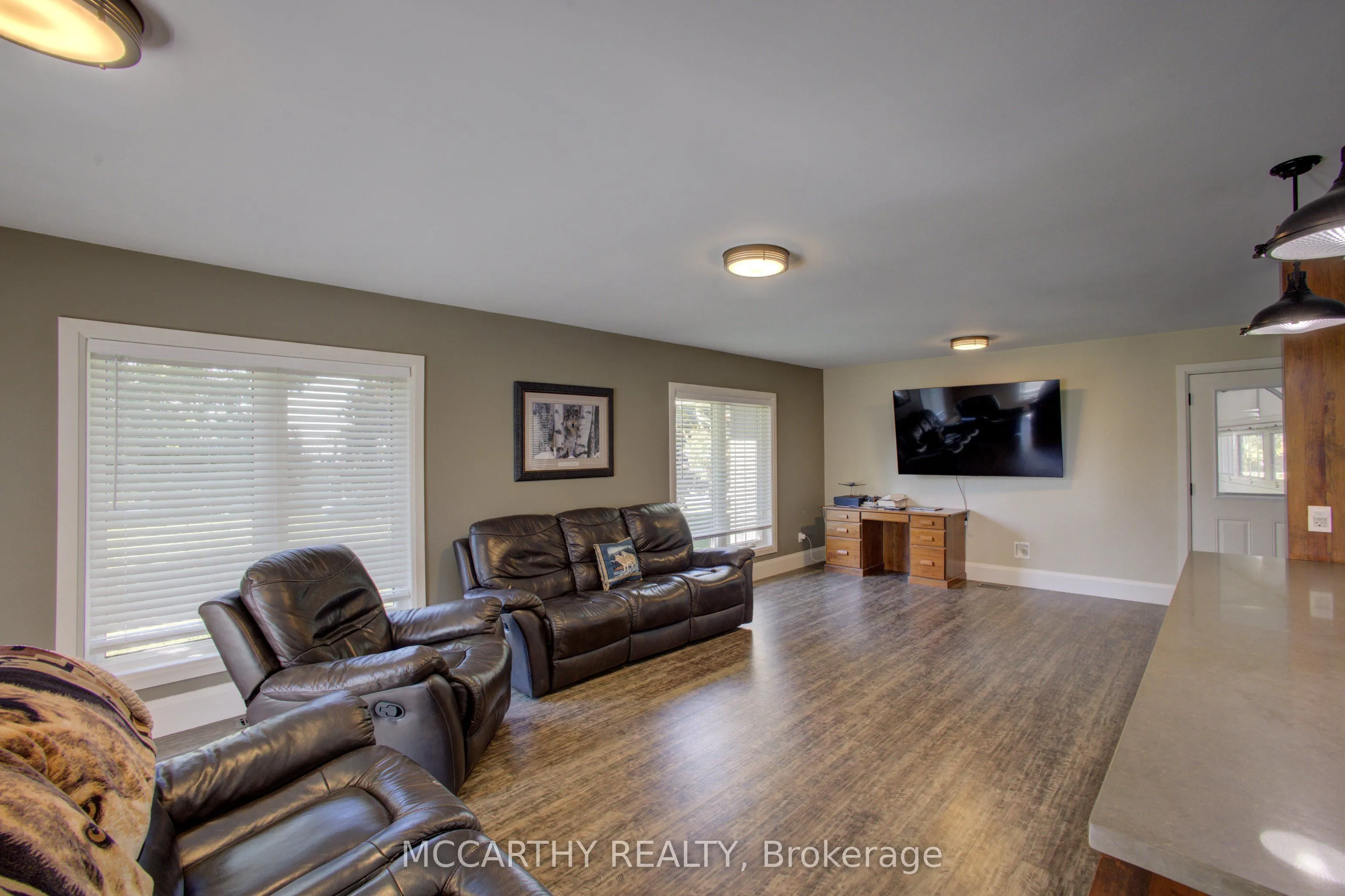 582335 County Road 17 Street