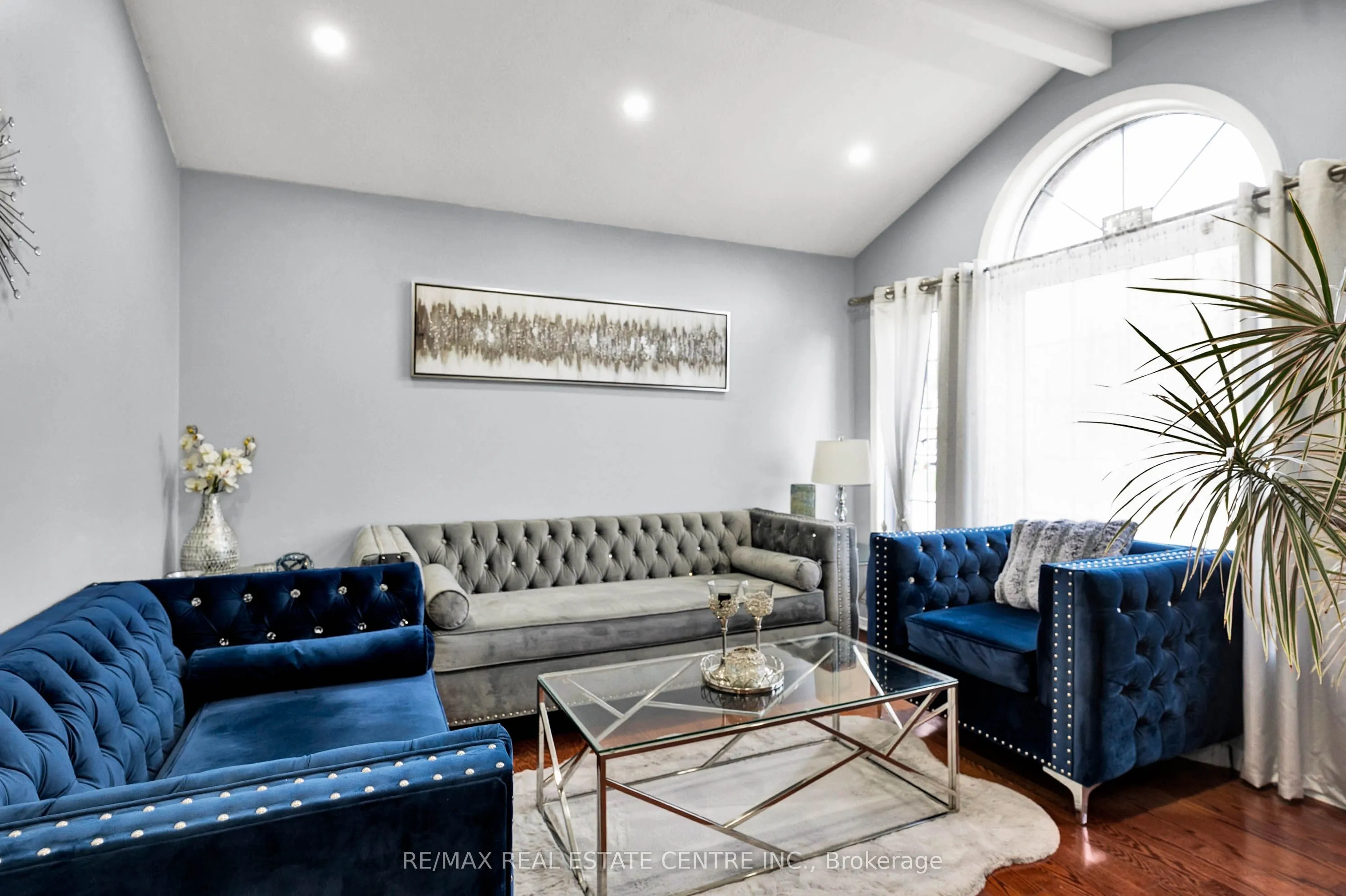 52 Dawn Crescent