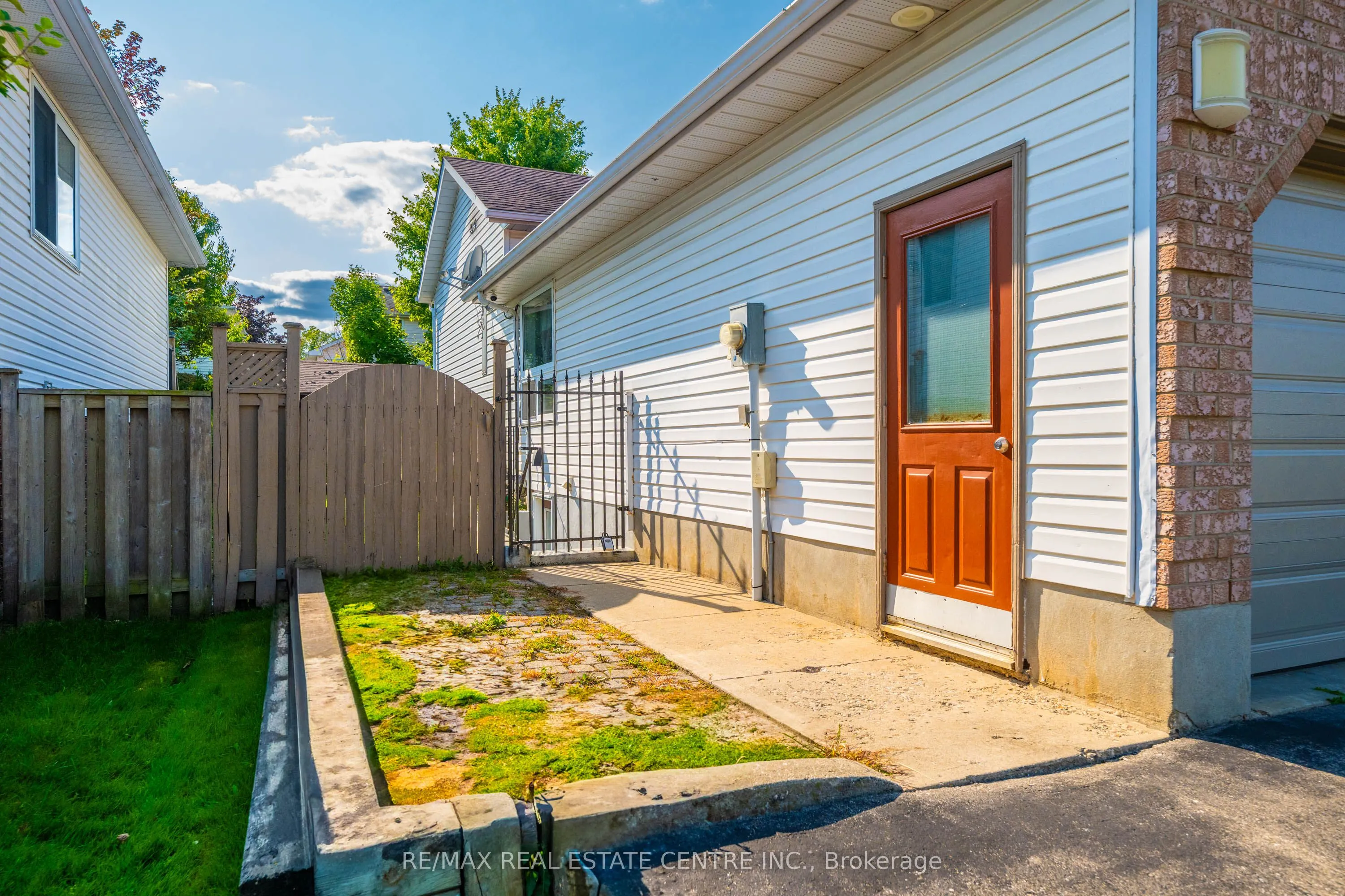 52 Dawn Crescent