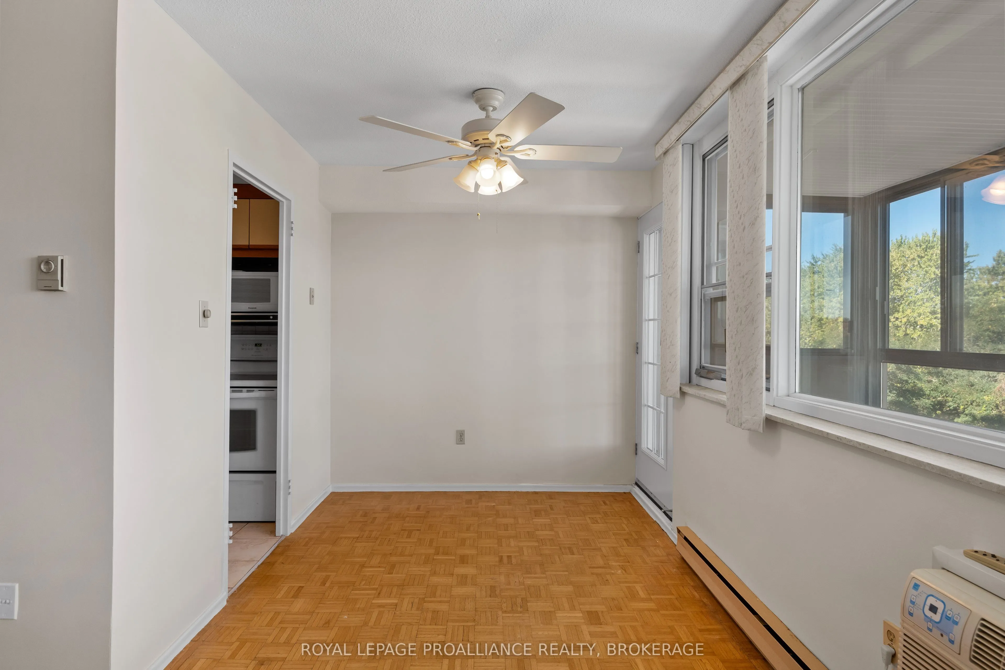2 Mowat Avenue, #501