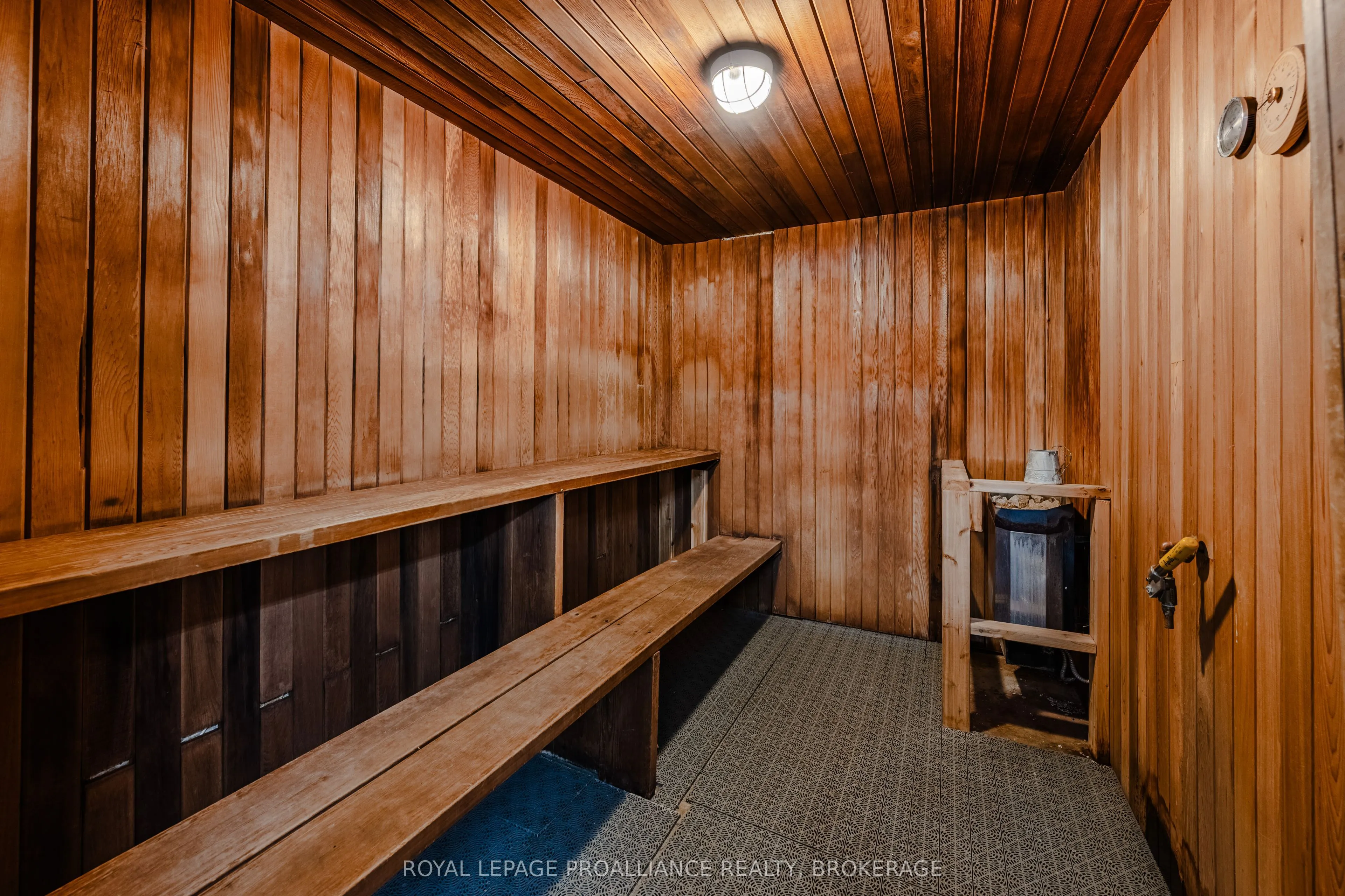 2 Mowat Avenue, #501