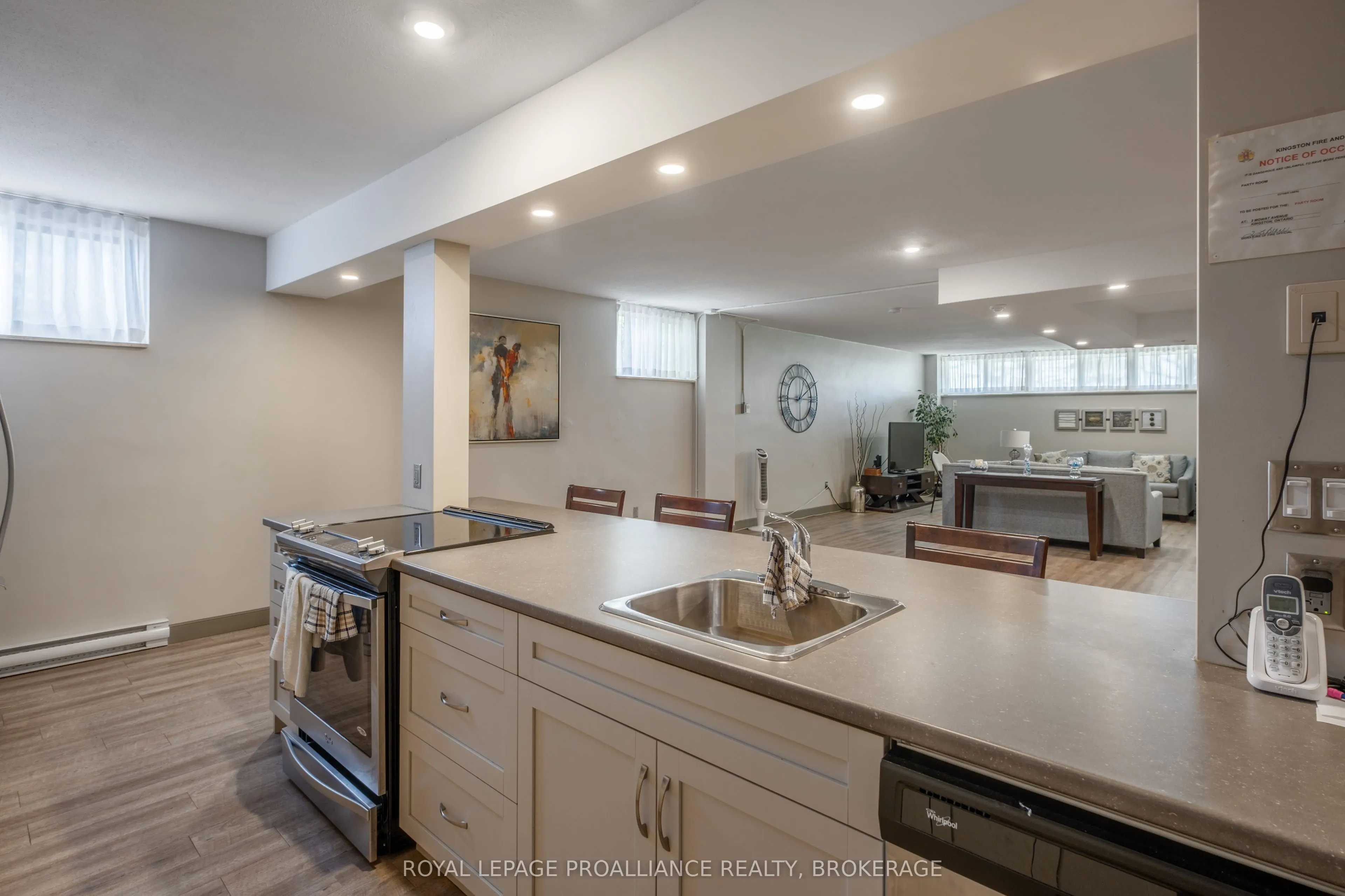 2 Mowat Avenue, #501